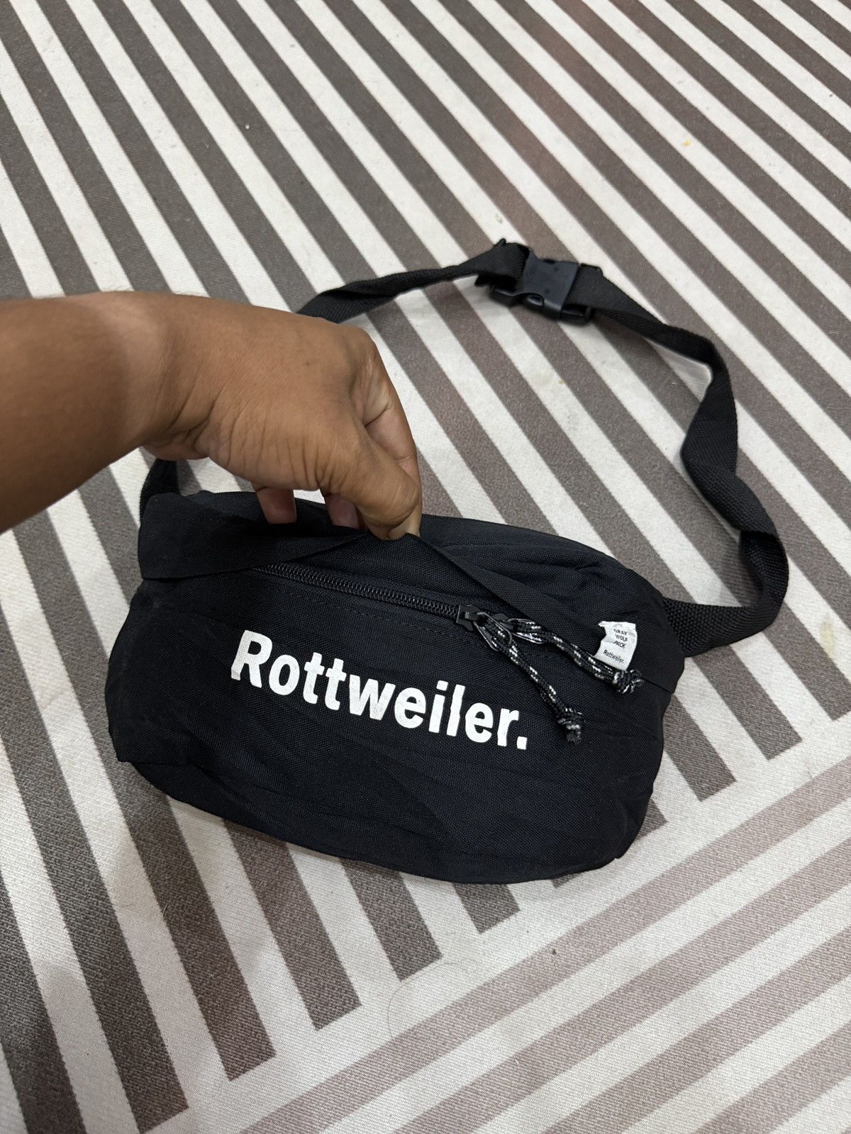 Hypebeast 🔥🔥🔥ARCHIVE ROTTWEILER WAISTBAG Size ONE SIZE - 4 Thumbnail
