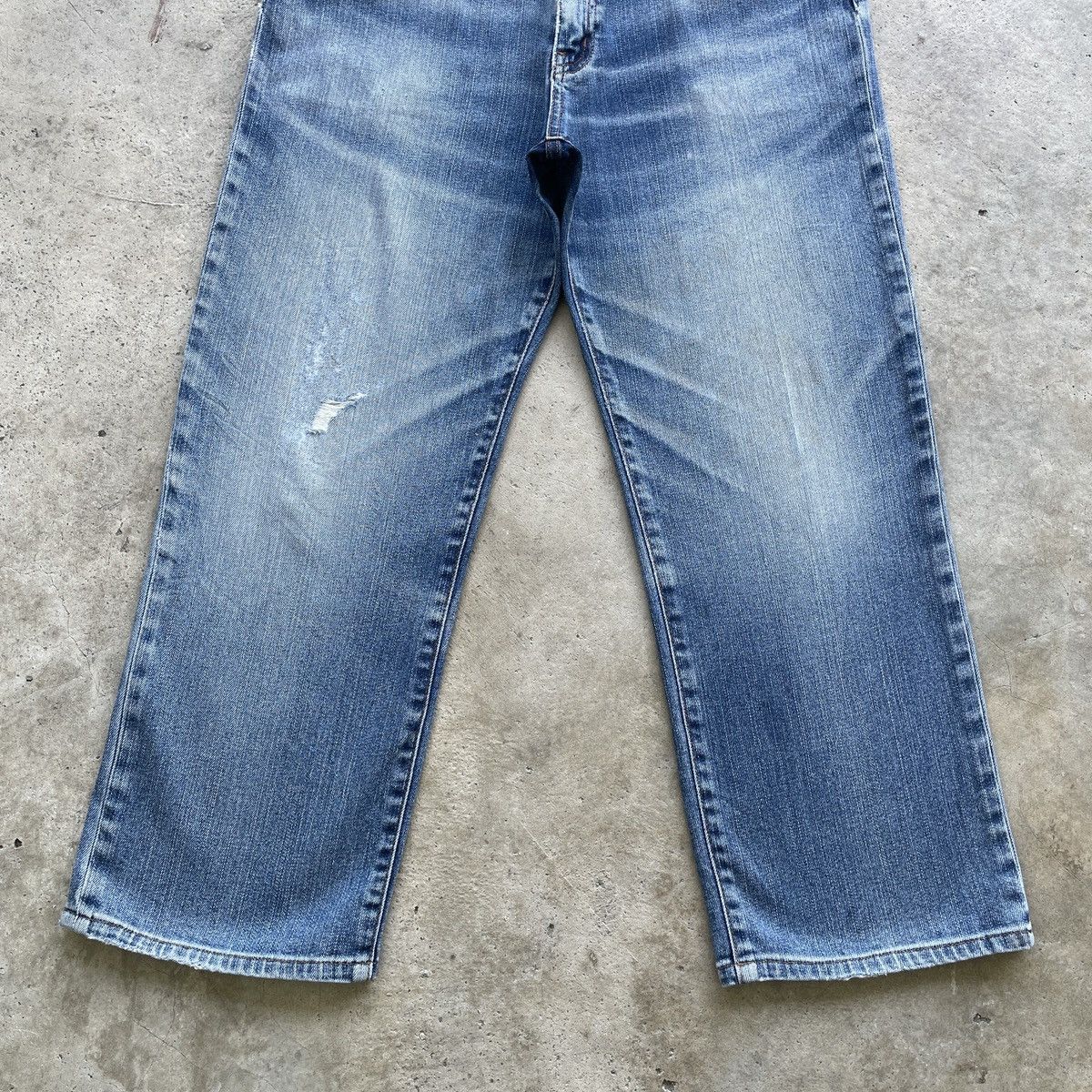 Japanese Brand W33 Vintage Japanese Faded Denim Distressed Jeans Pants Size US 33 - 4 Thumbnail