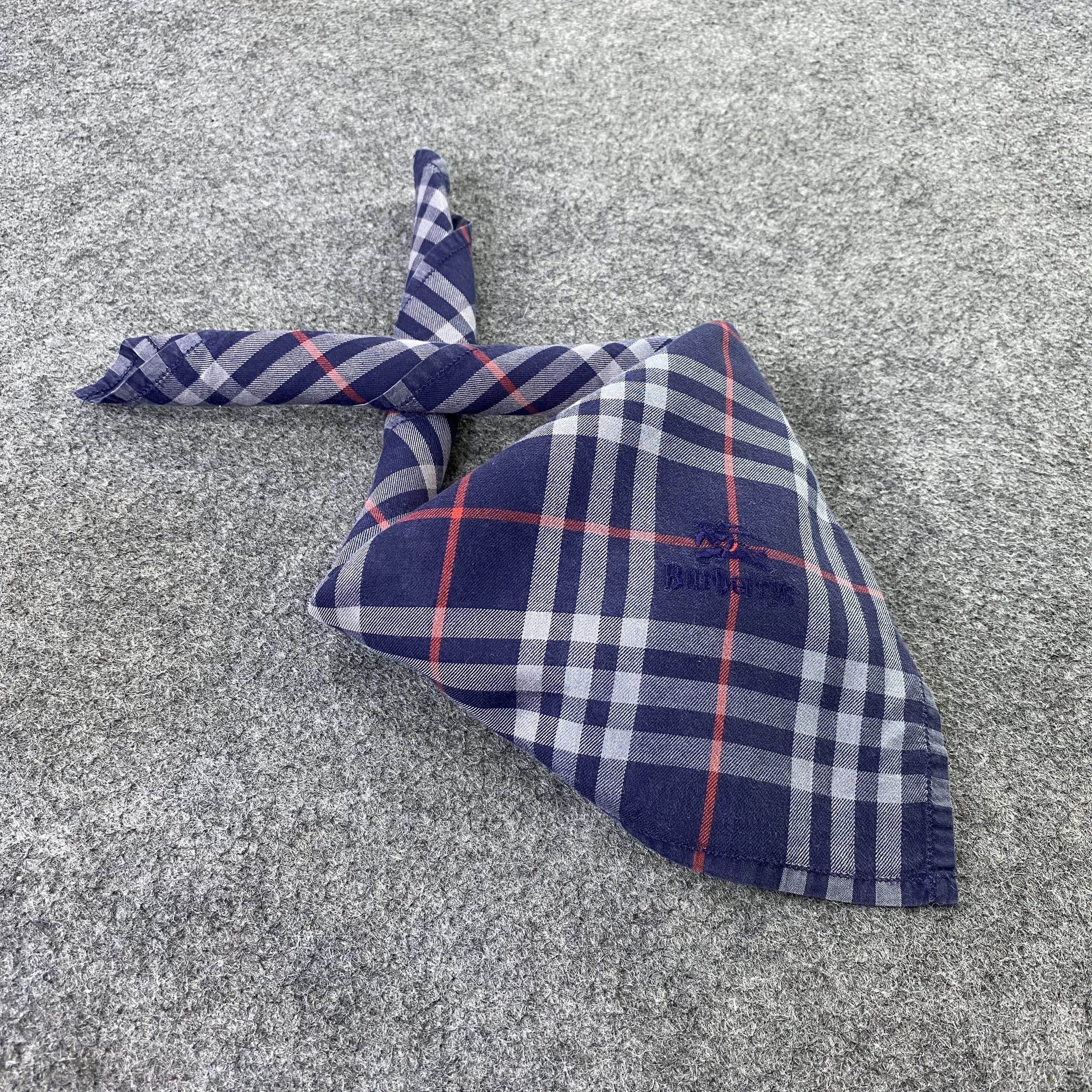 Burberry Burberry Handkerchief / Bandana / Neckerchief-B962 Size ONE SIZE - 1 Thumbnail