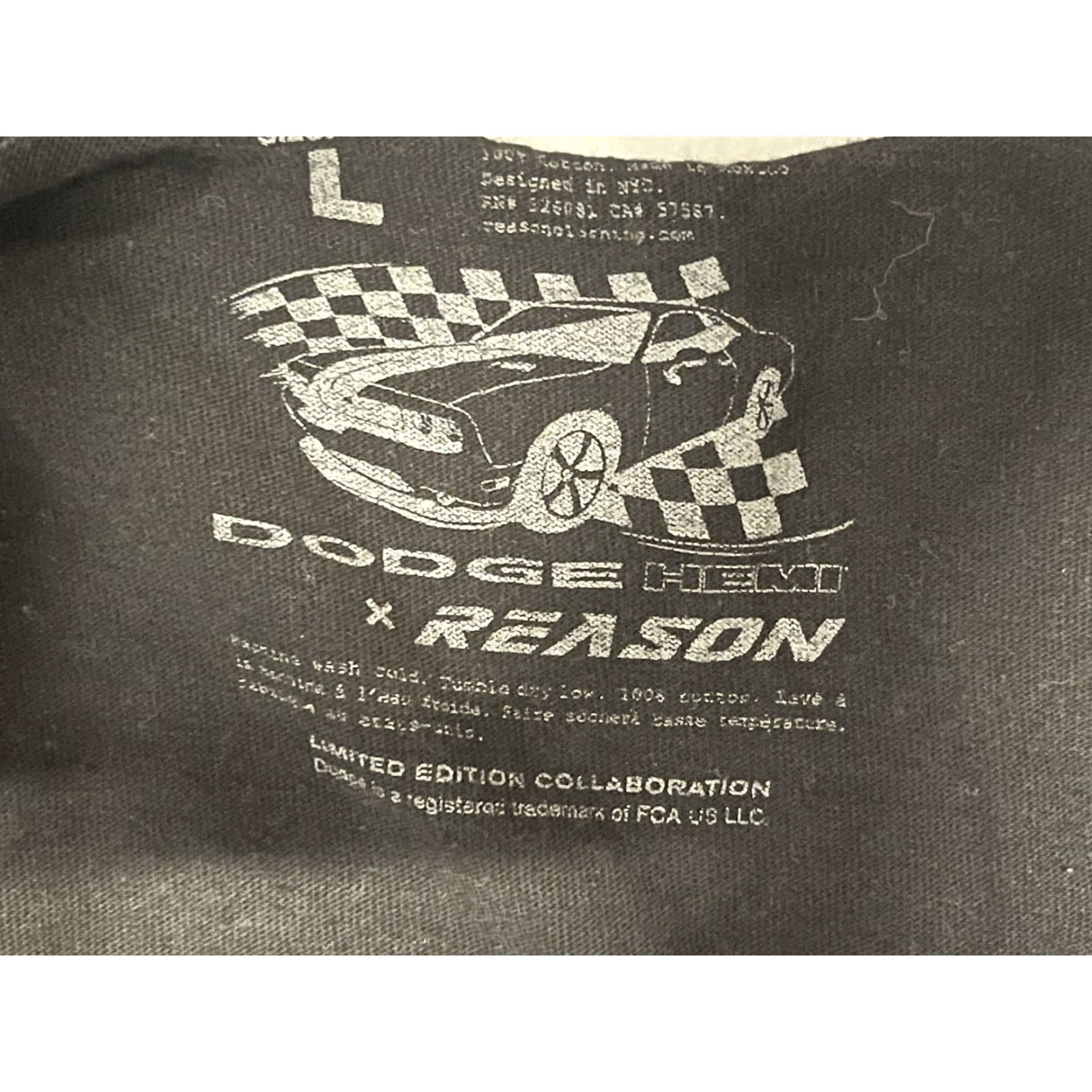 Vintage Dodge Men's T-Shirt Black L Cotton Distressed Logo SRT Challenger Rip Neck Short Sleeve Shirt Regular Fit Size US L / EU 52-54 / 3 - 5 Thumbnail