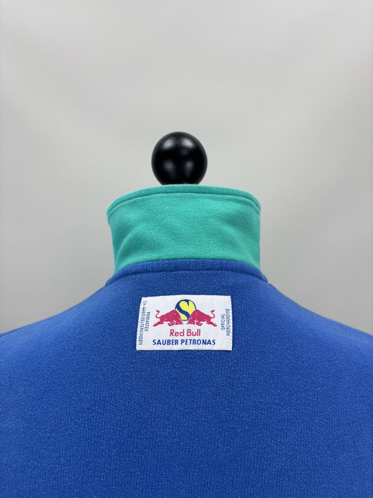 Red Bull Mens vintage sweatshirt Red Bull Sauber Petronas Size XS/S Size US XS / EU 42 / 0 - 7 Thumbnail