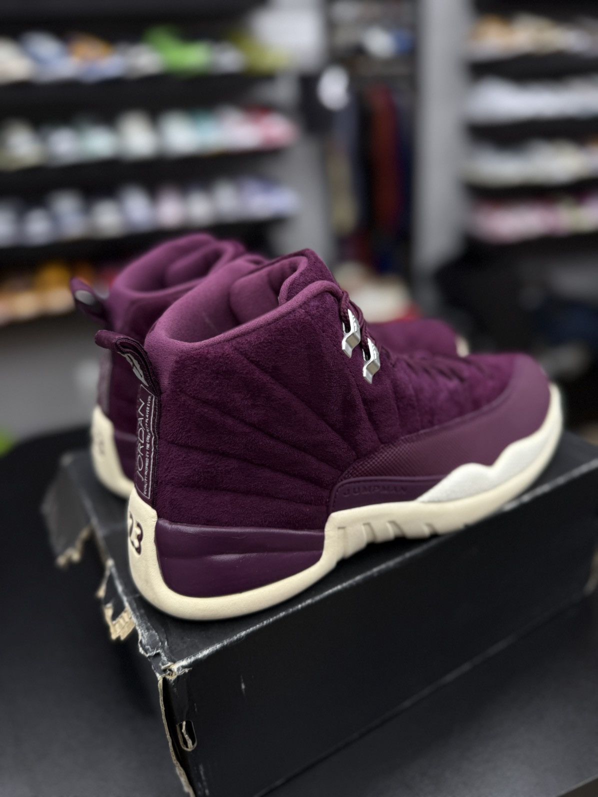 Jordan Brand Jordan 12 Bordeaux 2017 (130690-617) Size 10.5 🧼 Size US 10.5 / EU 43-44 - 9 Thumbnail