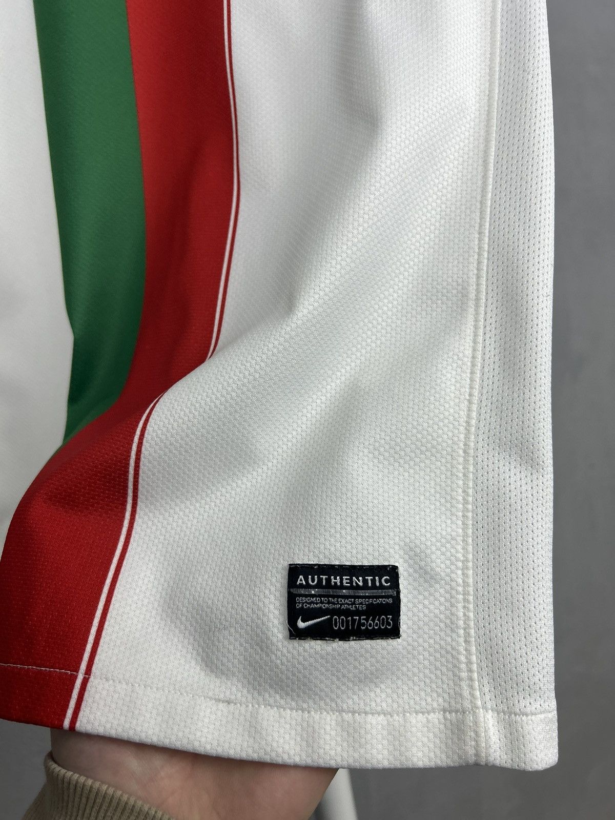 Nike PORTUGAL 2010 2011 AWAY NIKE FOOTBALL SHIRT SOCCER JERSEY Size US S / EU 44-46 / 1 - 5 Thumbnail