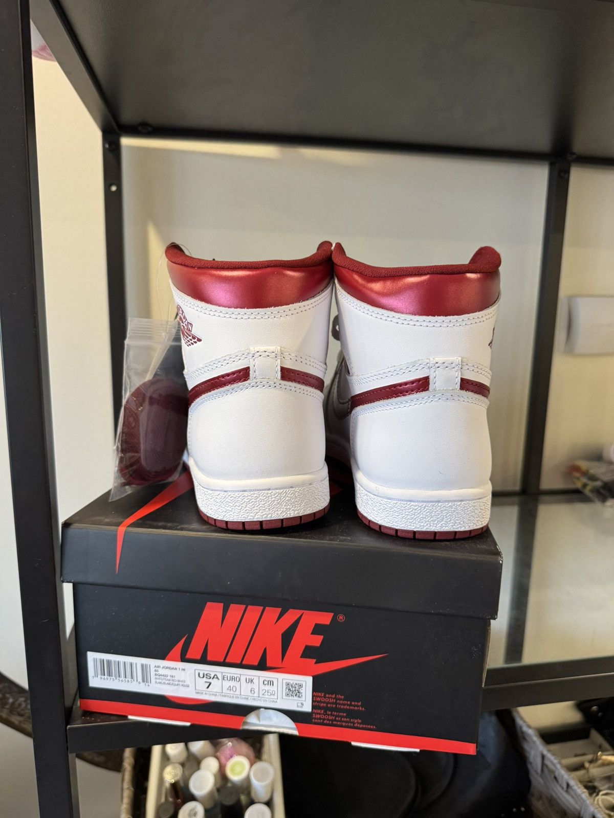 Jordan Brand Nike Air Jordan 1 High '85 "Metallic Burgundy" Red-White Size US 7 / EU 40 - 6 Thumbnail