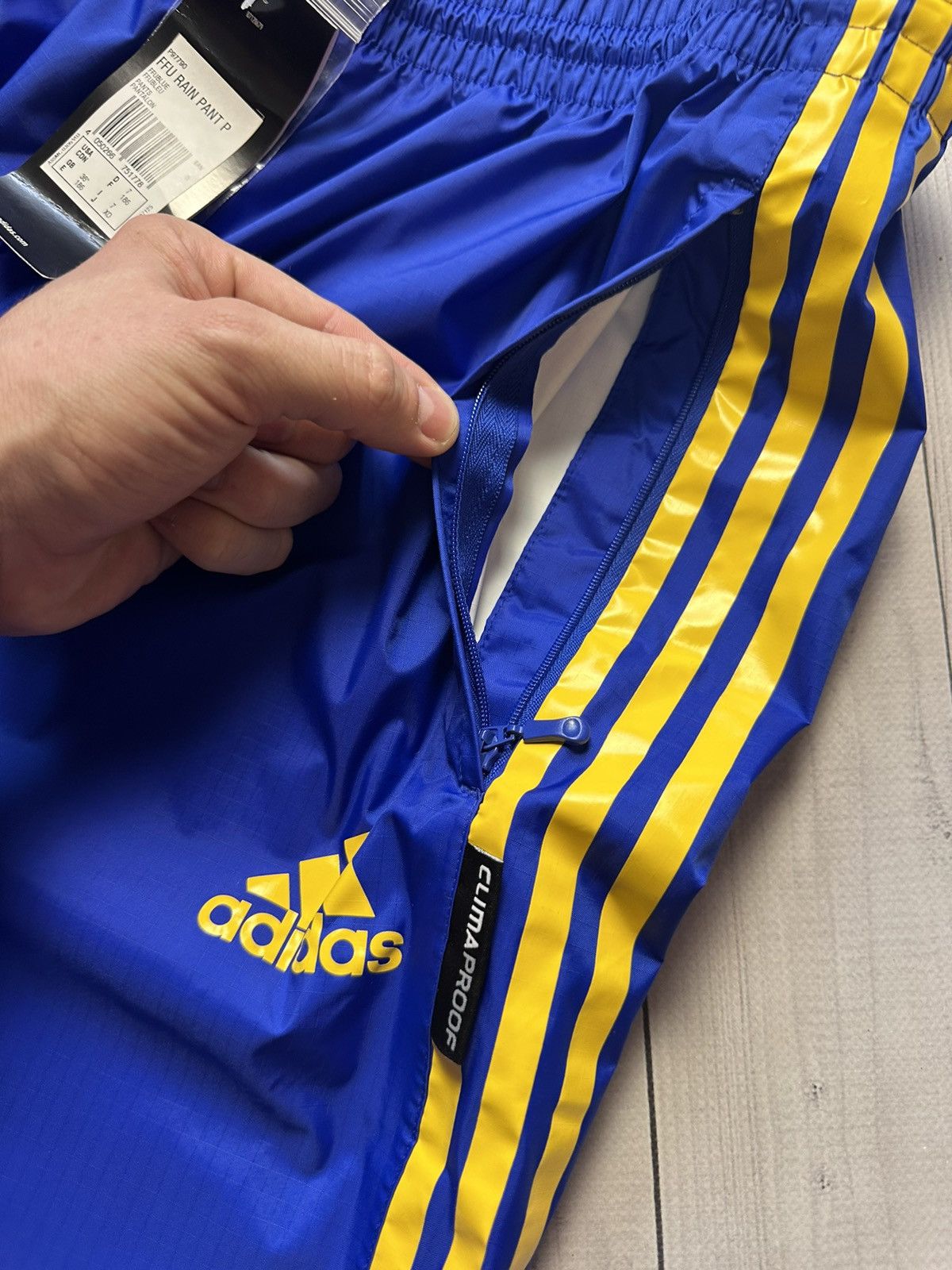 Vintage Vintage adidas Ukraine soccer pants joggers size L/XL logo Size US 36 / EU 52 - 6 Thumbnail