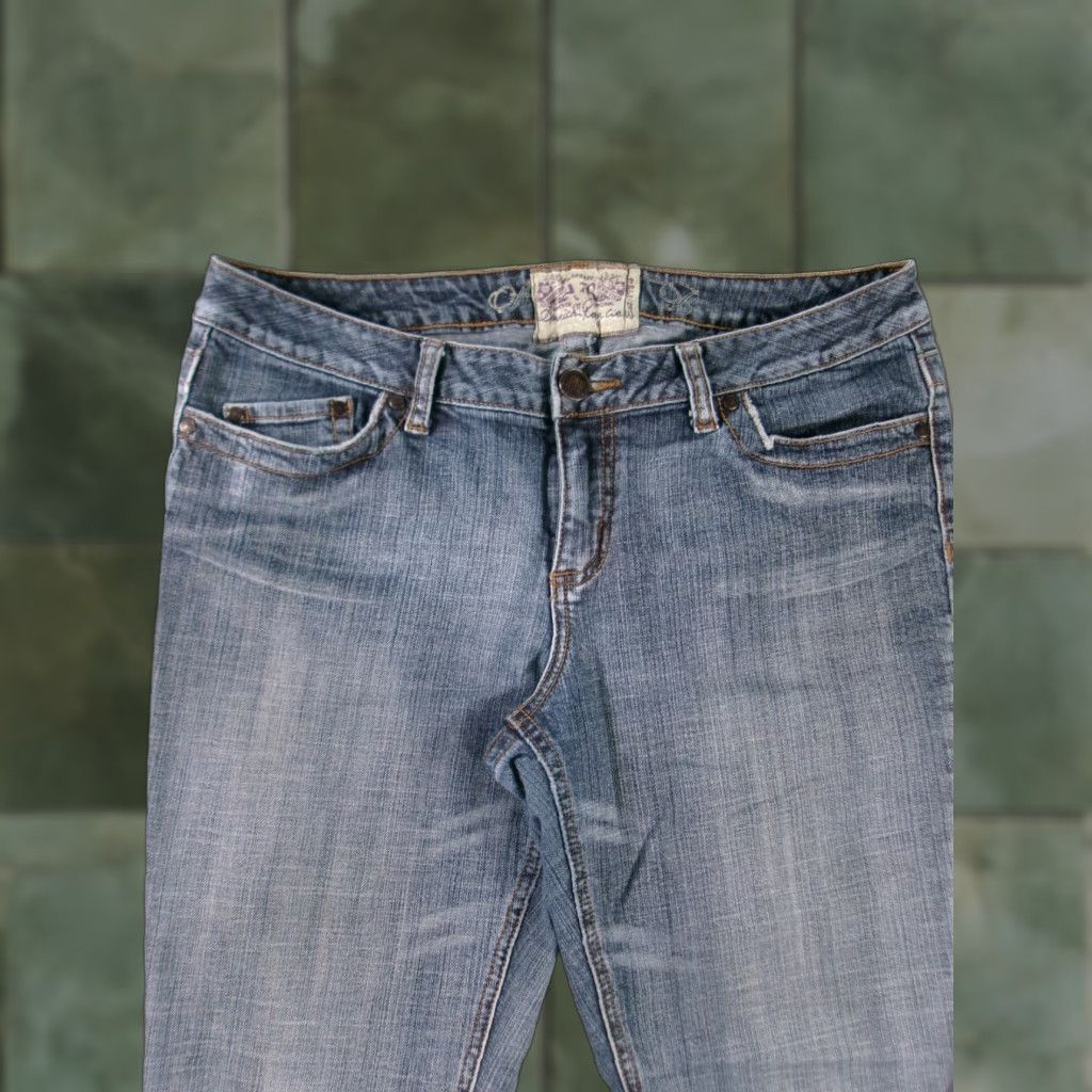 Vintage VINTAGE American Rag Cie Jeans Womens 11 Blue Straight Leg Capri Mid Rise Medium Wash Jeans Womens 11 Blue Straight Workwear 80s 90s USA Mens Womens Size 32" / US 10 / IT 46 - 1 Thumbnail