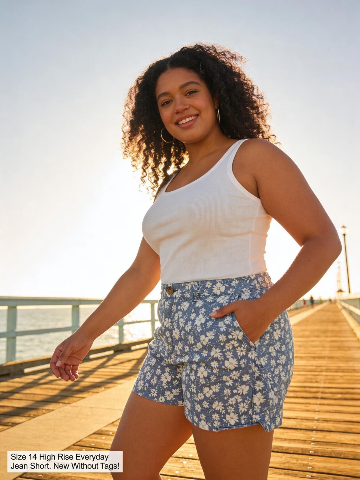 Old Navy Size 14 High Rise Everyday Jean Shorts with Floral Pattern Size 36" / US 14 / IT 50 - 1 Thumbnail