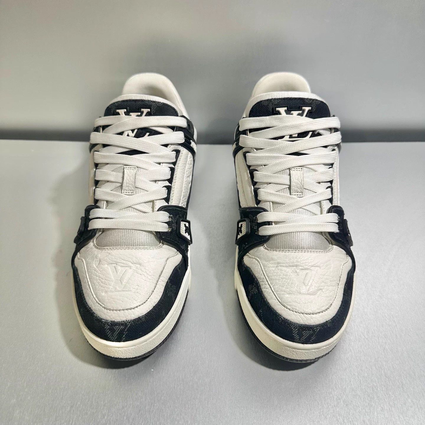 Louis Vuitton Louis Vuitton Black & White Denim Jeans US5.5 EU39.5 Size US 5.5 / IT 35.5 - 2 Thumbnail