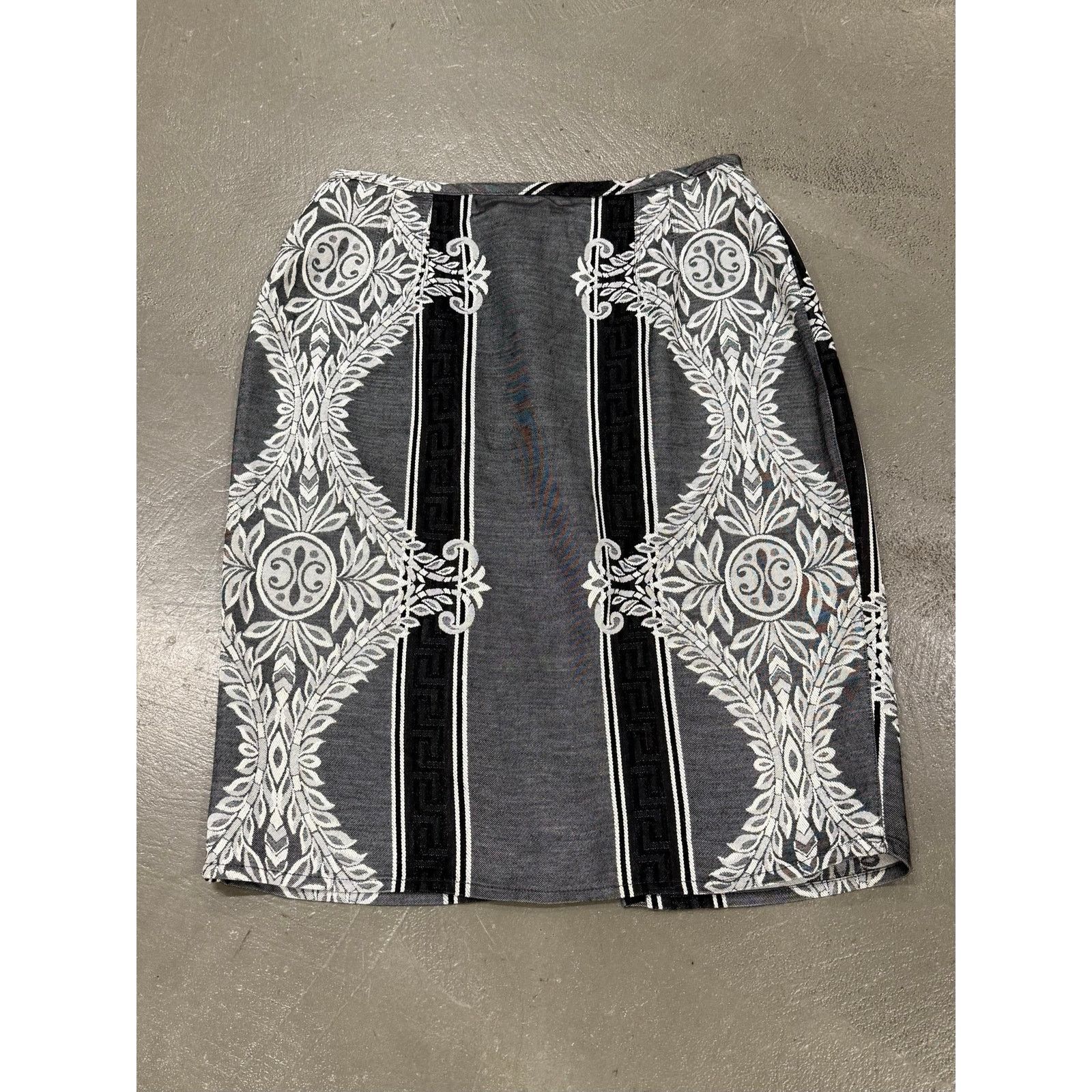 Jean Paul Gaultier 2000s Jean Paul Gaultier paisley set blazer skirt Size 30" / US 8 / IT 44 - 11 Thumbnail