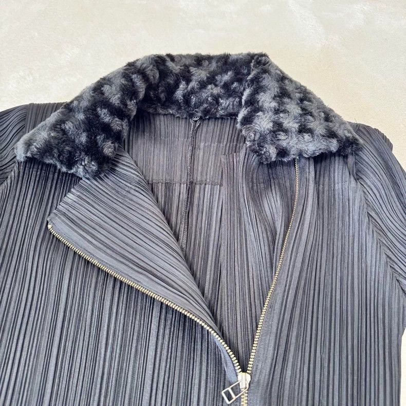 Issey Miyake Issey Miyake size:3 Black pleated coat Size XS / US 0-2 / IT 36-38 - 8 Thumbnail