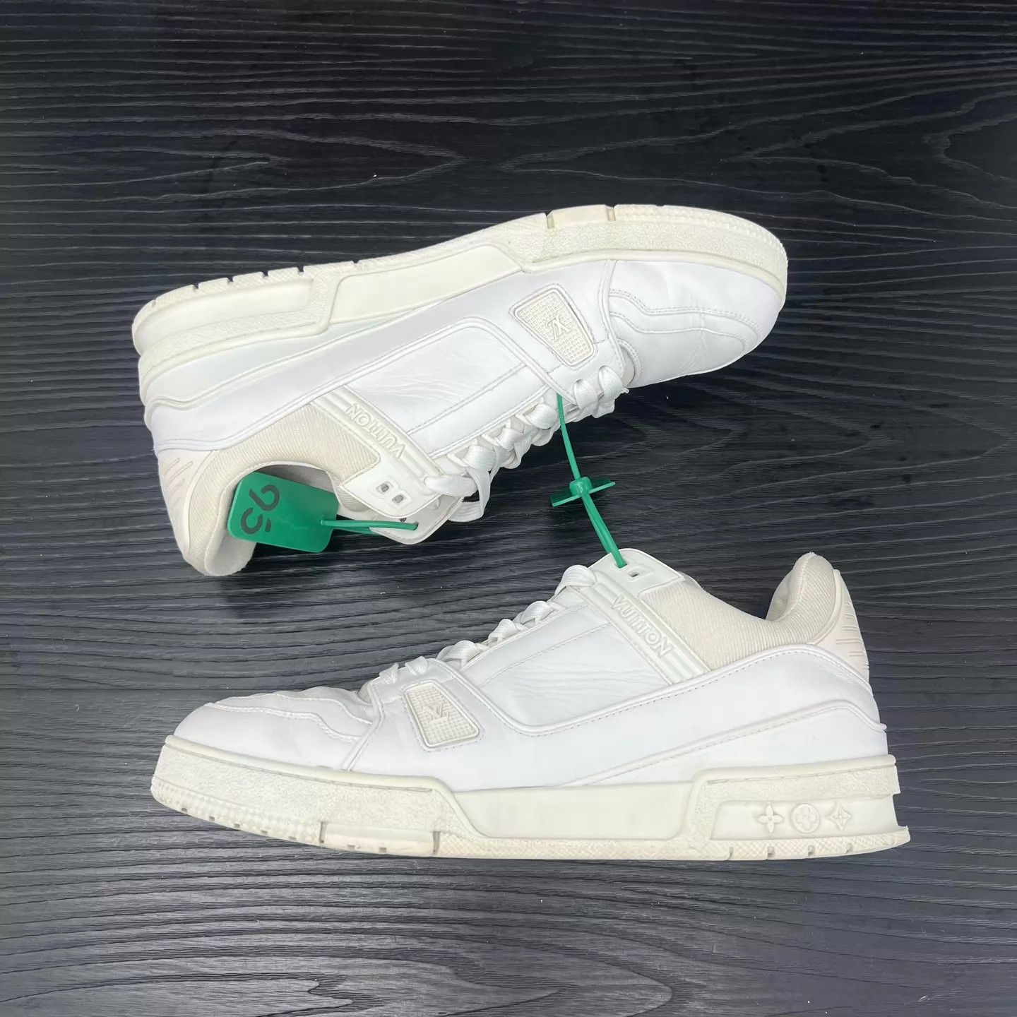 Louis Vuitton LV Trainer White 9/43 Like New With Box Size US 10 / EU 43 - 2 Thumbnail