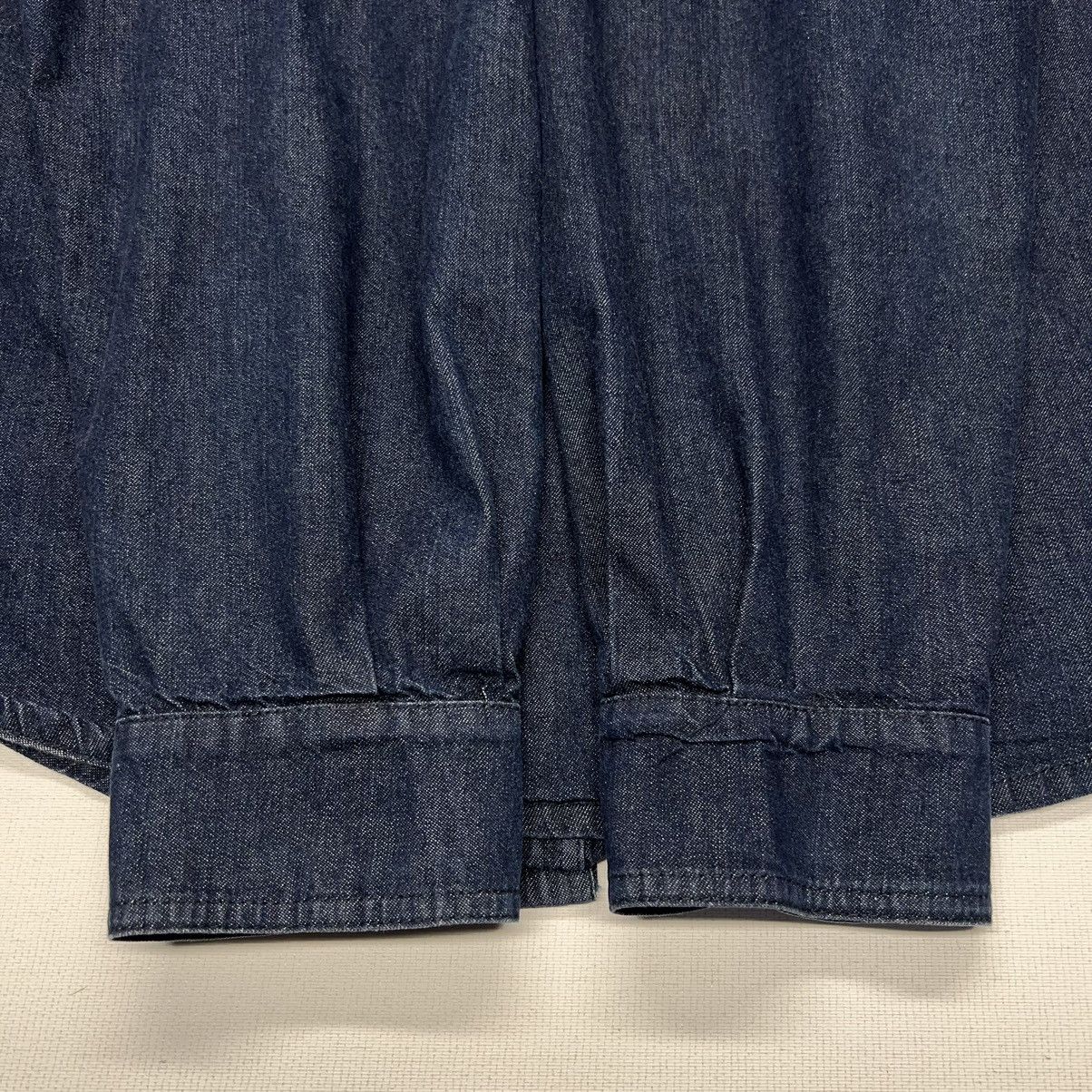Hard Rock Cafe × Vintage VTG Hard Rock Cafe Denim Shirt Blue Button Queensland Y2K Size US L / EU 52-54 / 3 - 16 Thumbnail