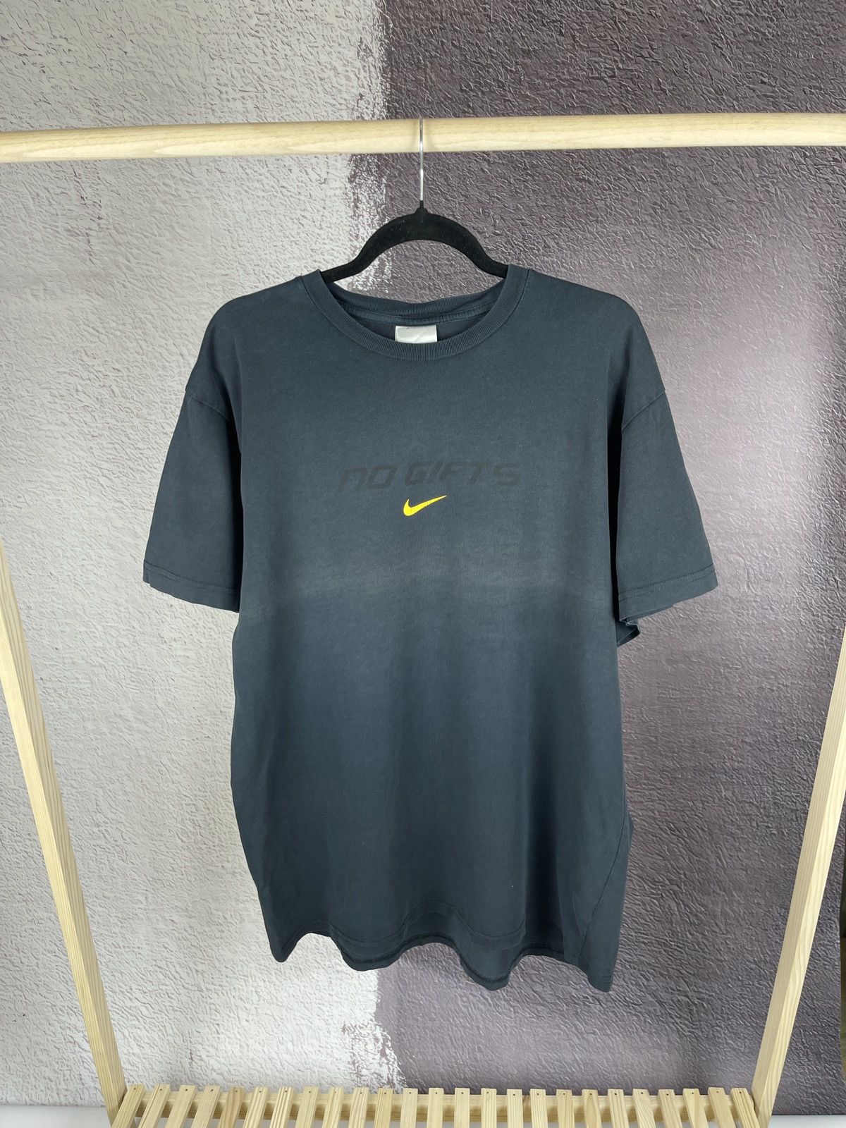 Nike Nike vintage y2k no gifts swoosh cycling logo tee shirt Size US XL / EU 56 / 4 - 1 Thumbnail