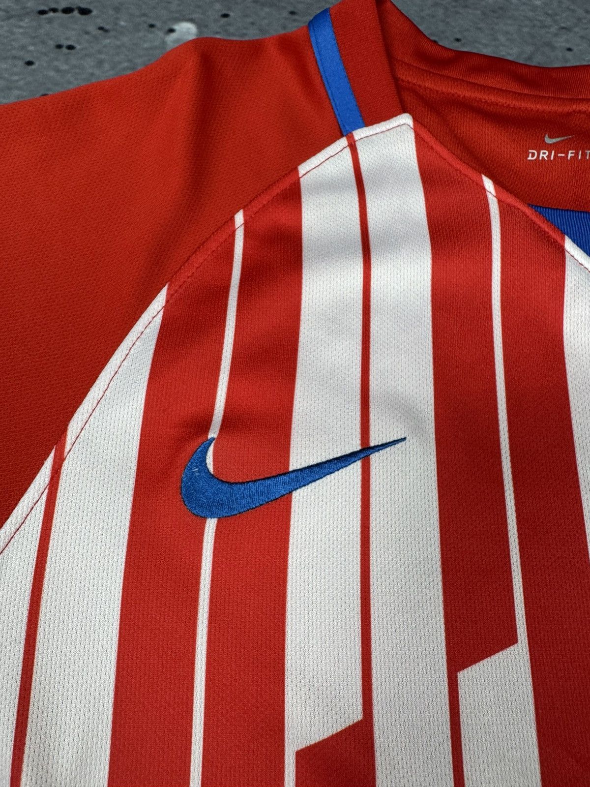 Nike Sporting Gijon Carmona Football Jersey Size US S / EU 44-46 / 1 - 6 Thumbnail