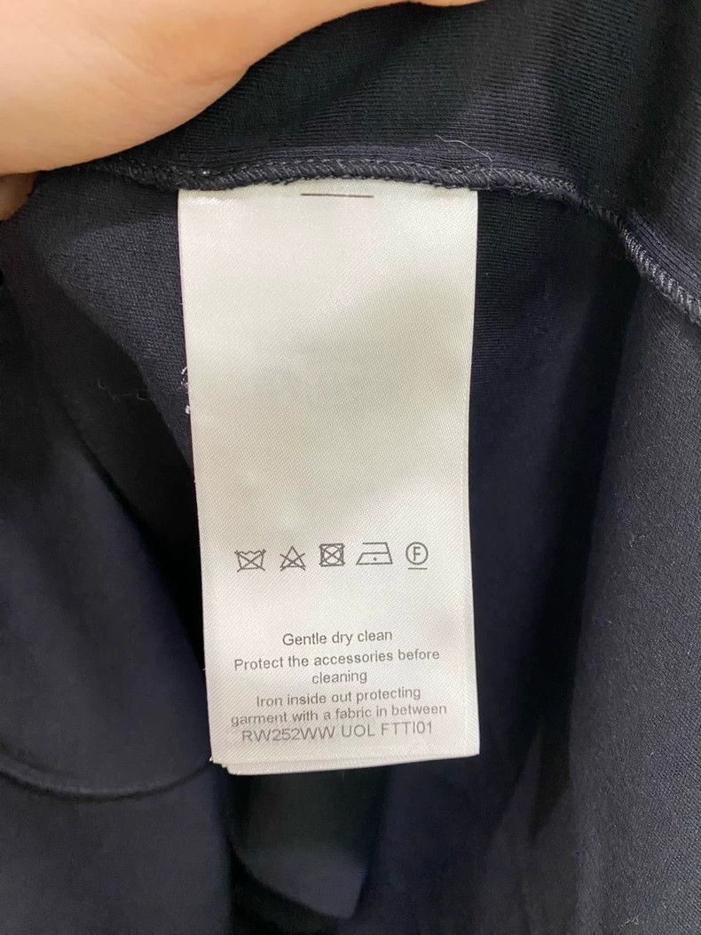 Louis Vuitton Louis Vuitton black logo letters on the chest short sleeve Size US L / EU 52-54 / 3 - 4 Thumbnail