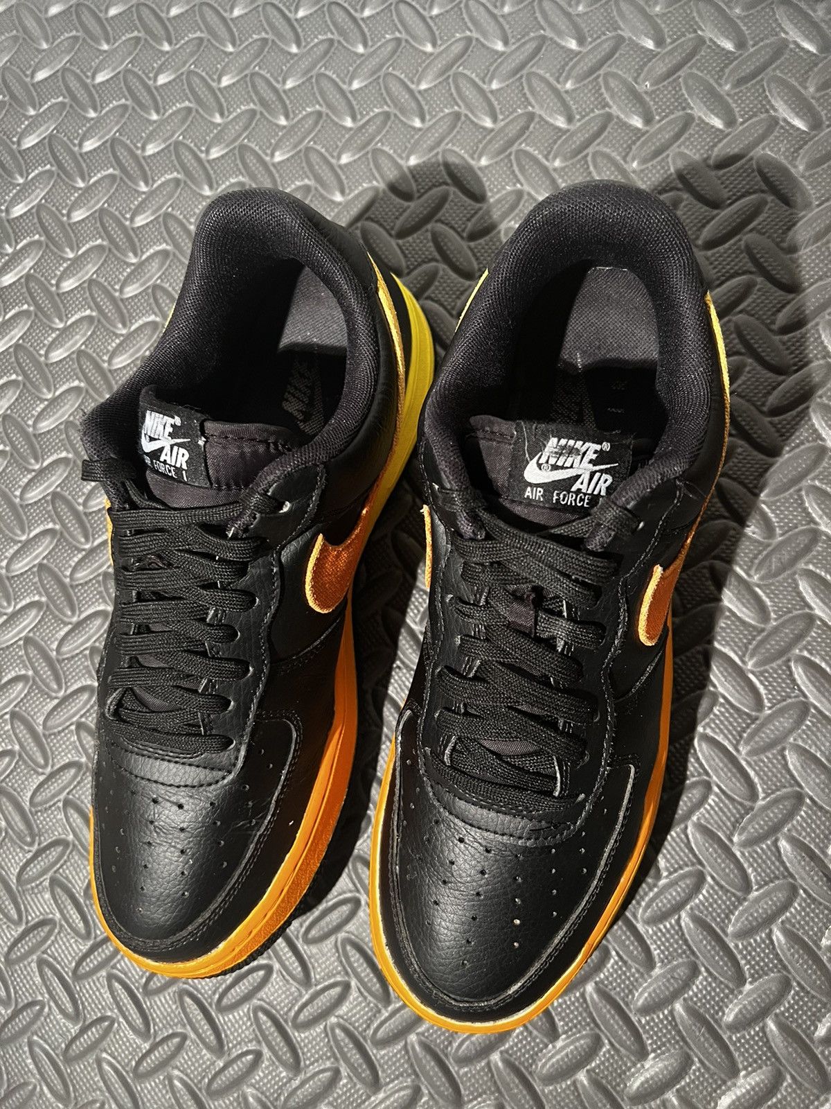 Nike CLEAN Nike Air Force 1 Low Orange Fade size 9.5 RARE Shoes Size US 9.5 / EU 42-43 - 3 Thumbnail