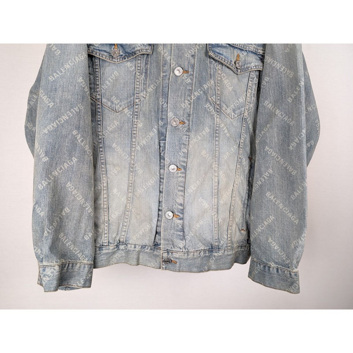 Balenciaga o1rshd1 Jacket Japanese Ring Blue Denim in Blonde Ring Size US L / EU 52-54 / 3 - 5 Thumbnail