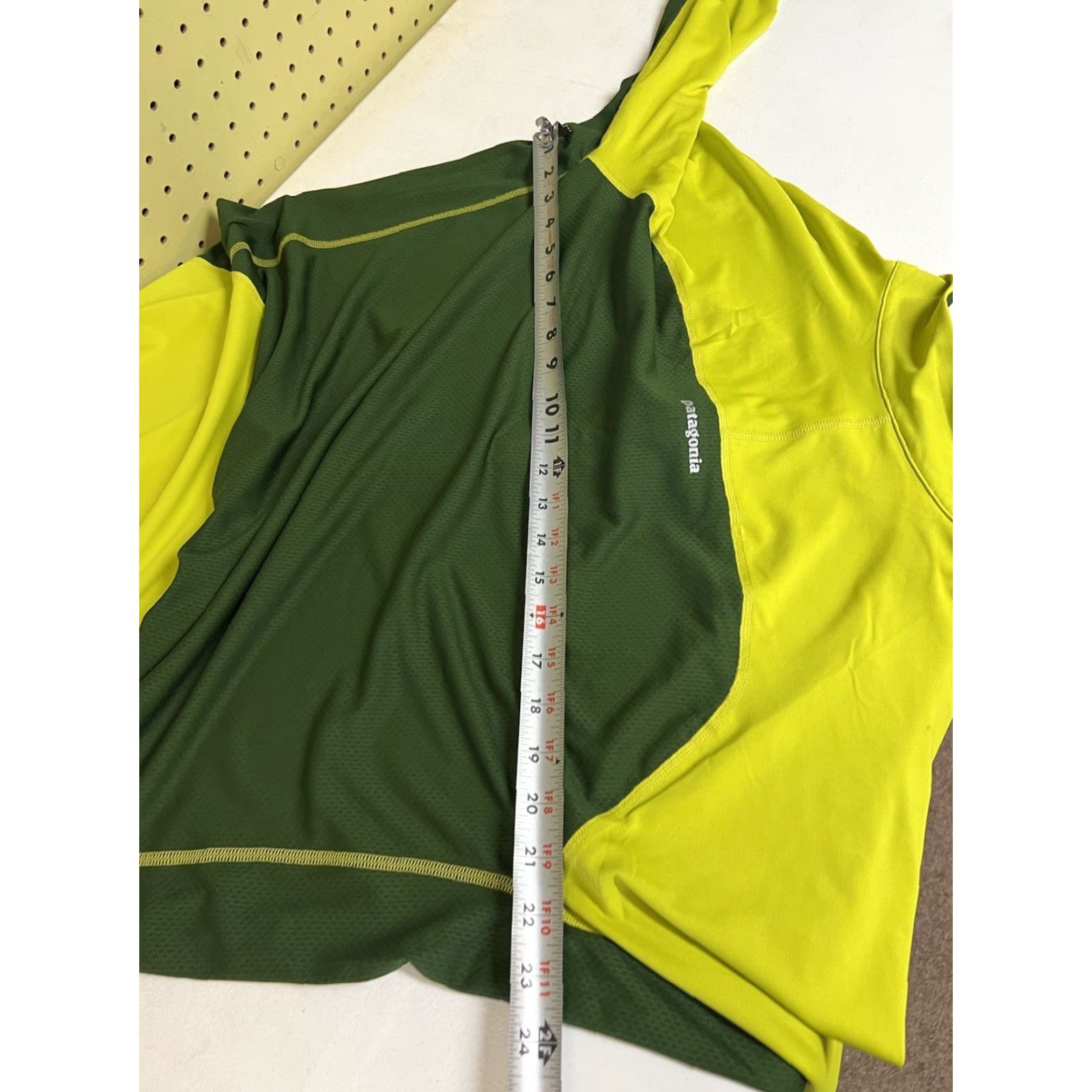 Patagonia PATAGONIA ALL-WEATHER ZIP NECK TOP Shirt Mens XL Green Mock Neck Zip Front 1/2 Zip Thumbholes Mitt Cuffs Activewear Size US XL / EU 56 / 4 - 7 Thumbnail