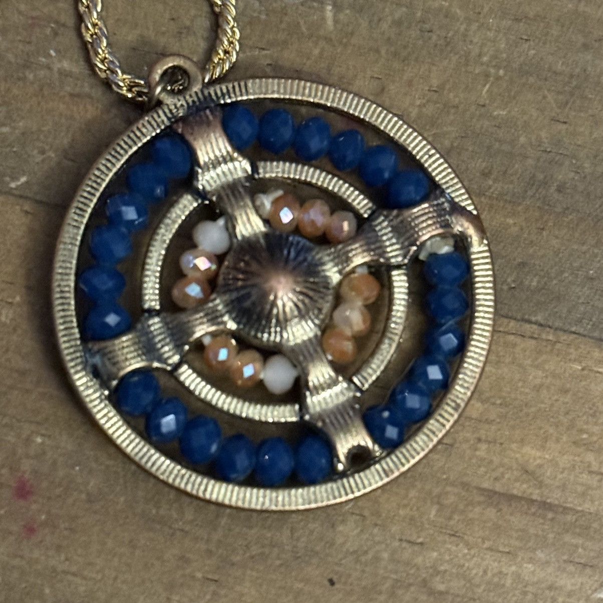 Vintage Vintage gold tone blue beaded round pendant necklace Size ONE SIZE - 4 Thumbnail