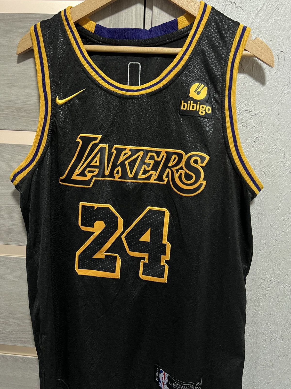 NBA LA LAKERS KOBE BRYANT BLACK BLACK CITY EDITION JERSEY Size US S / EU 44-46 / 1 - 12 Thumbnail