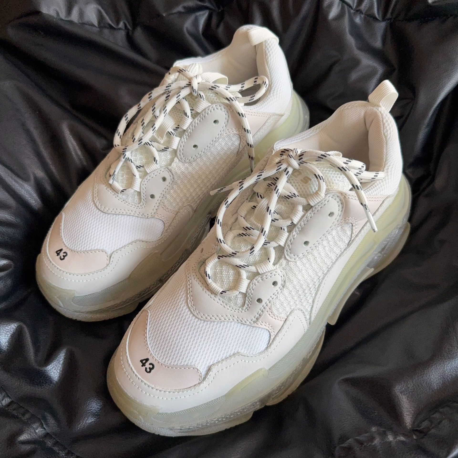 Balenciaga Balenciaga Clear White Lowtop Sneakers 43 Men Size US 10 / EU 43 - 1 Thumbnail