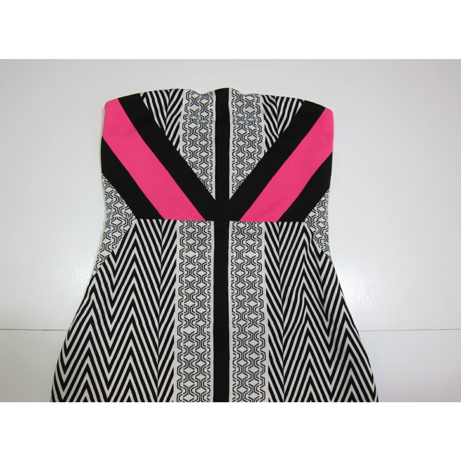 Express Express Black Pink Geometric Stretch Bodycon Sleeveless Dress Women Size 0 Size XS / US 0-2 / IT 36-38 - 4 Thumbnail