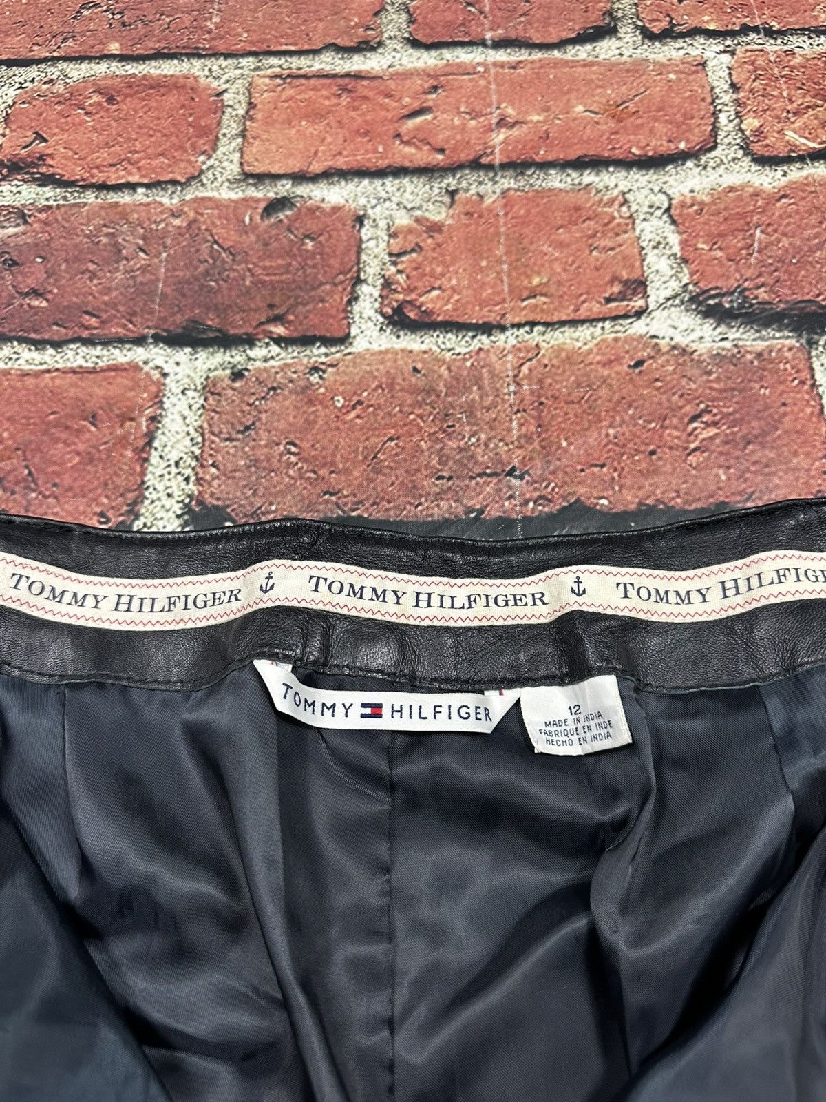 Tommy Hilfiger Vintage Tommy Hilfiger Leather Pants Motorcycle Y2K 33x32 Size 34" / US 12 / IT 48 - 7 Thumbnail