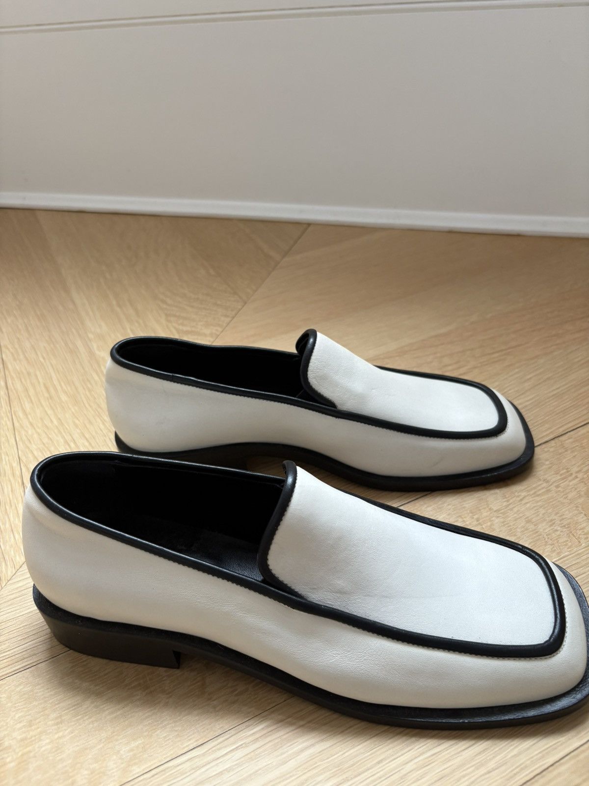 Wandler Wandler Leather Loafer Flats White Black Women's US 9.5 Size US 9.5 / IT 39.5 - 8 Thumbnail