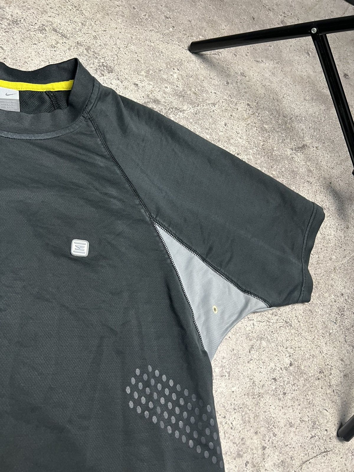 Nike Vintage 90s Nike Shox T-Shirt Rare Retro Hype Y2K TN Size US S / EU 44-46 / 1 - 4 Thumbnail