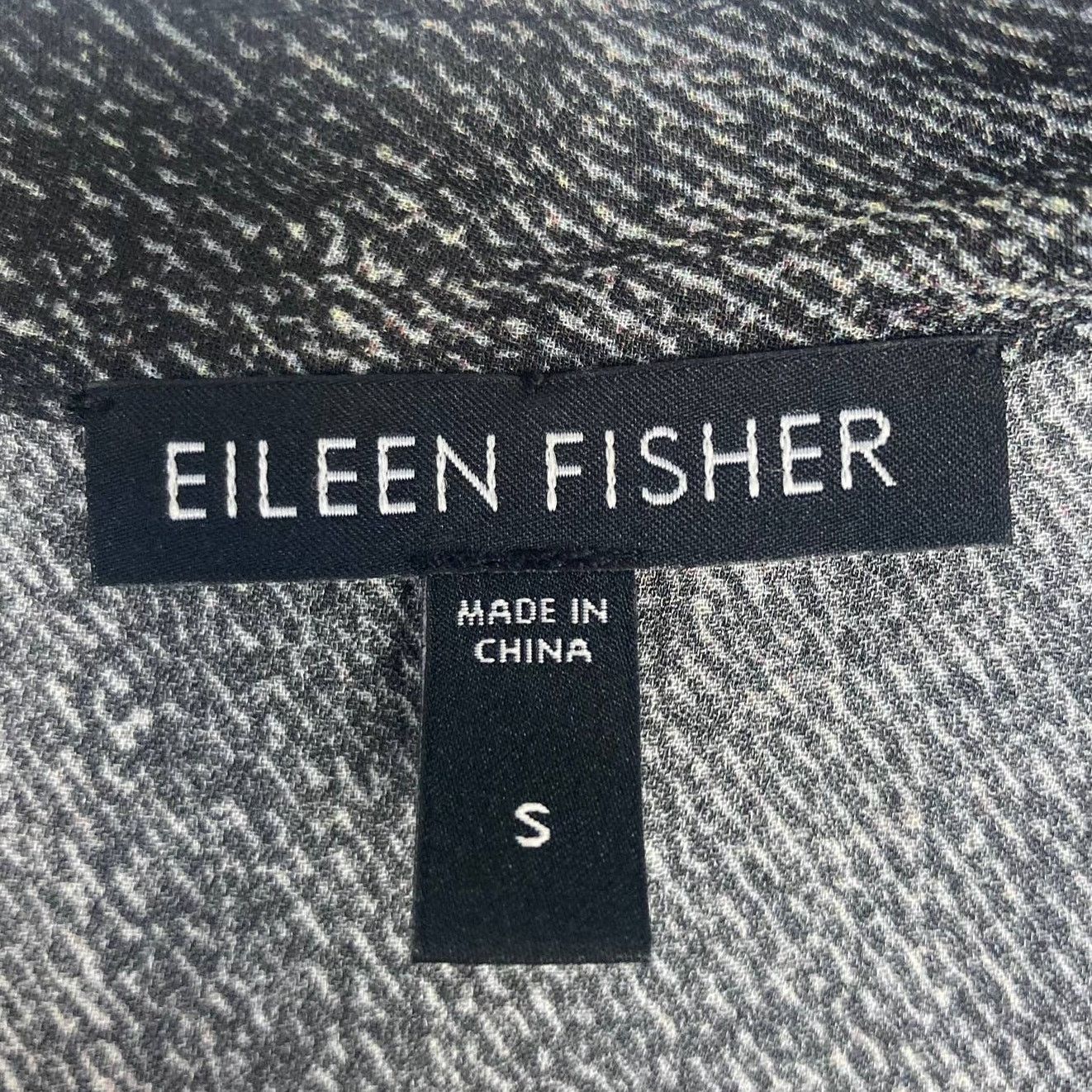 Eileen Fisher Eileen Fisher 100% Silk Gray Sleeveless Button Down Sz S Size S / US 4 / IT 40 - 2 Thumbnail