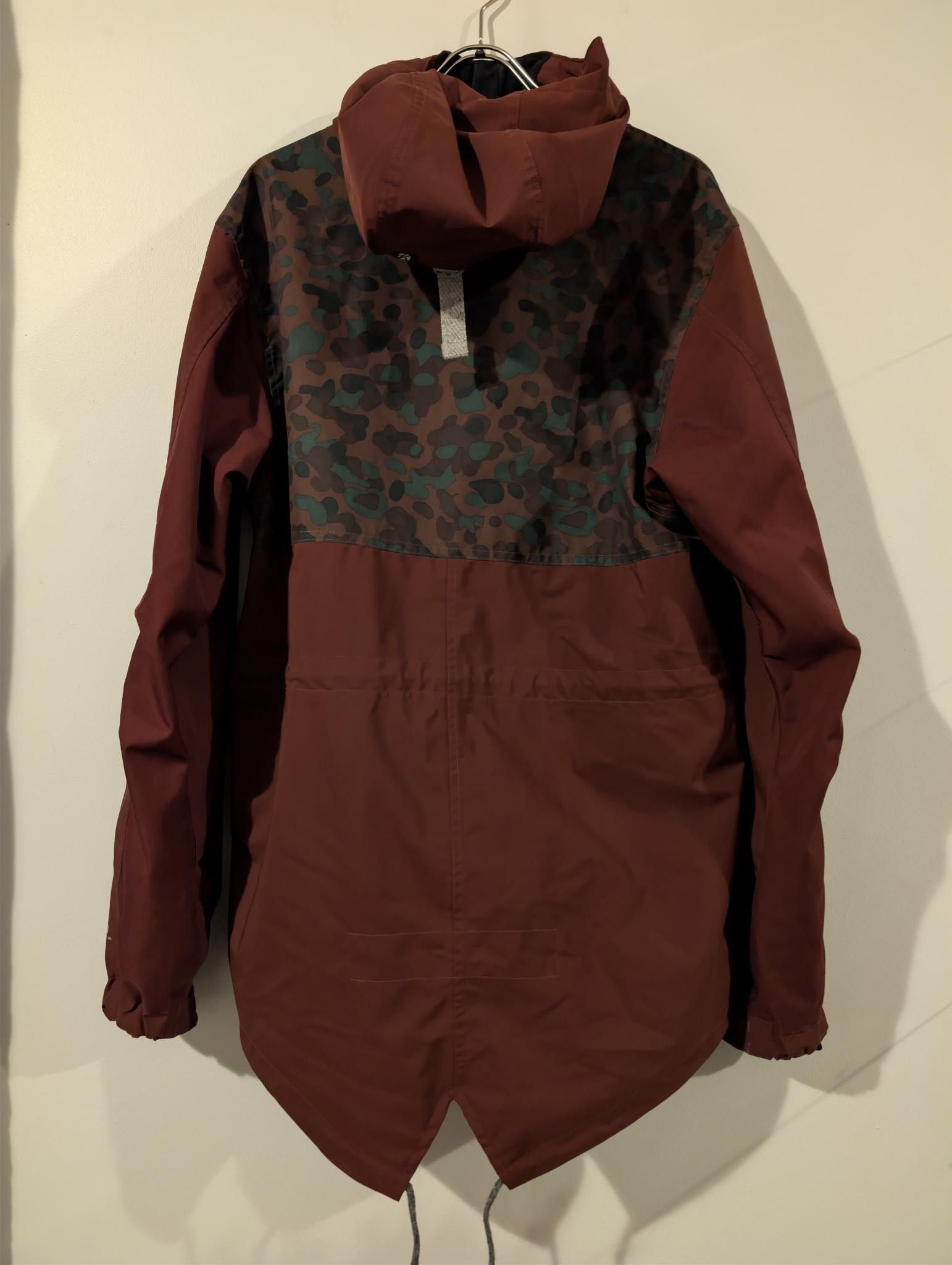 Holden Outerwear Holden Red/Camo Fishtail Raincoat Size M Size US M / EU 48-50 / 2 - 2 Thumbnail