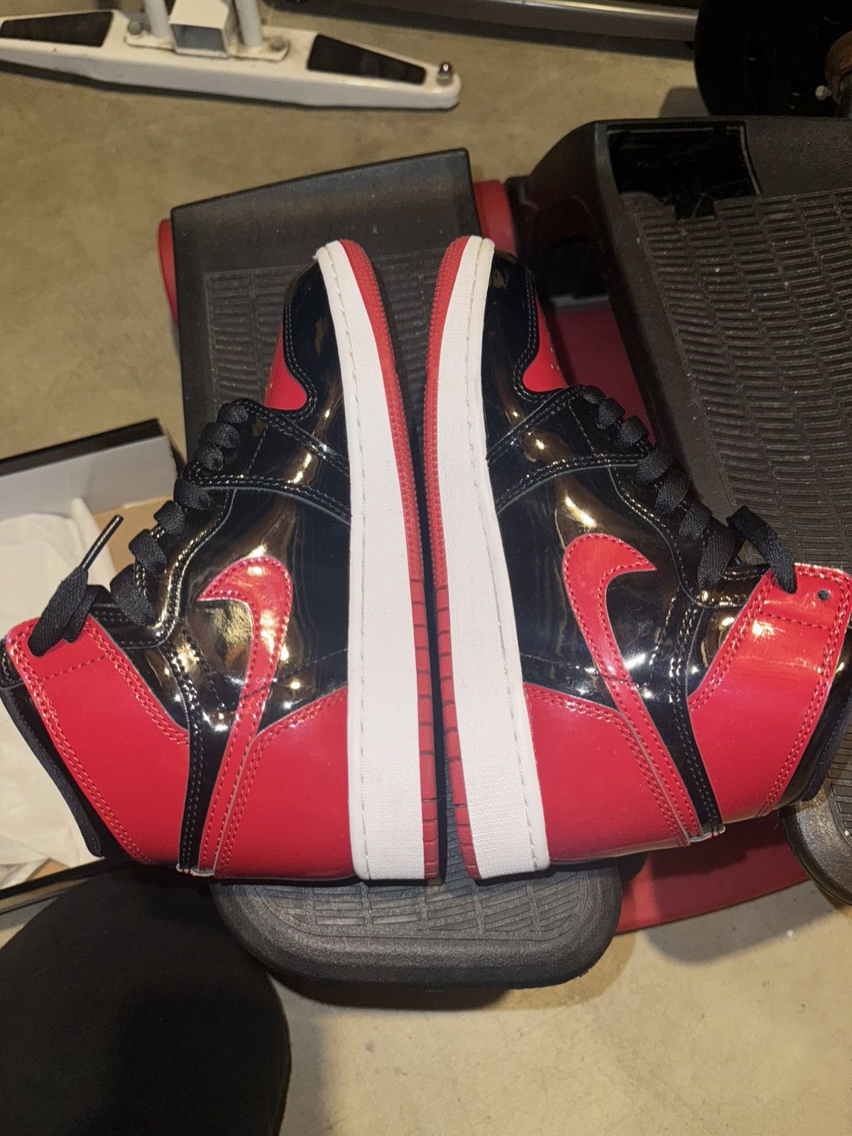 Jordan Brand Air Jordan 1 Retro High OG GS Patent Bred Size US 6.5 / IT 36.5 - 2 Thumbnail