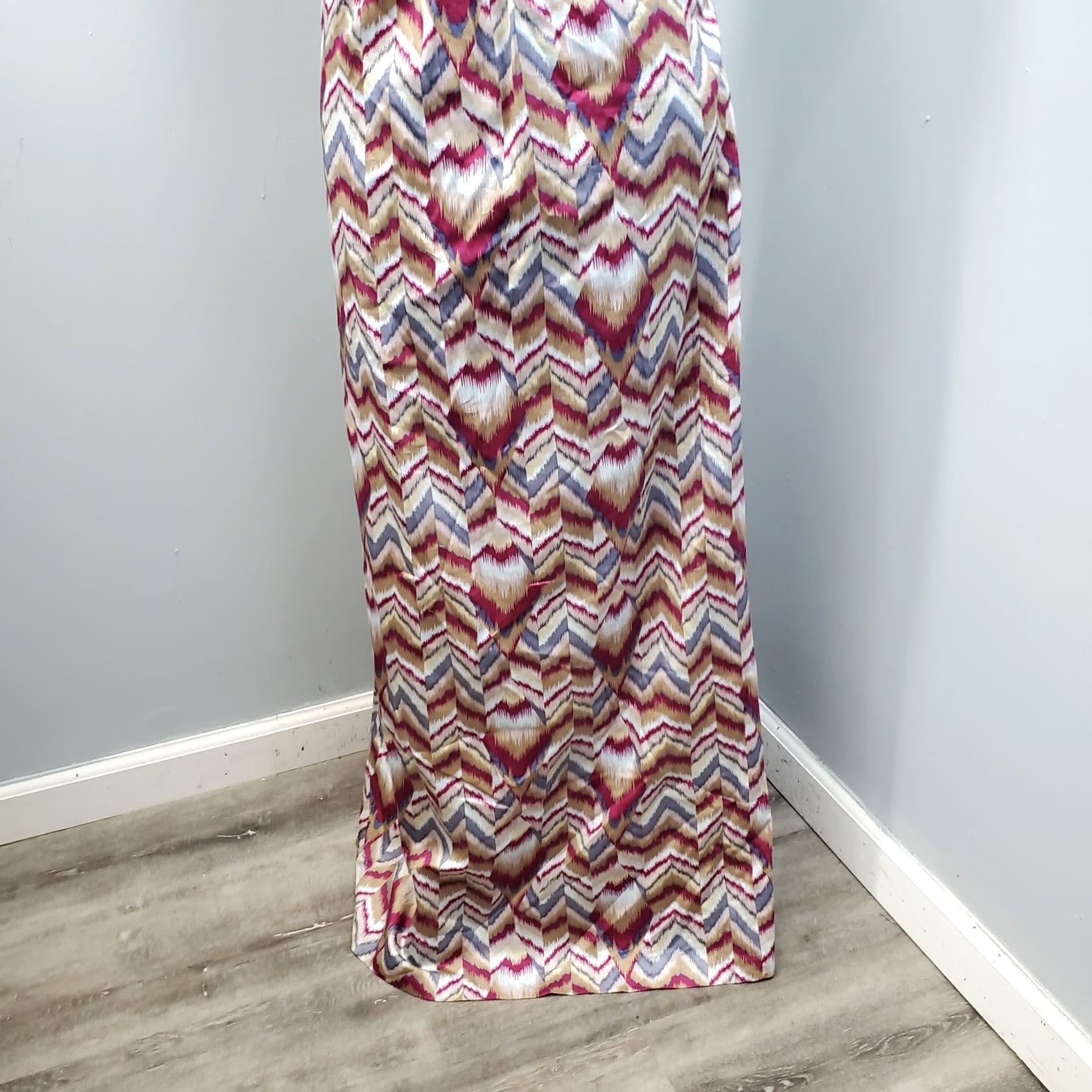 BCBGeneration BCBGeneration Long Maxi Dress Women XS Multi Chevron Print Sleeveless Cross Back Size XS / US 0-2 / IT 36-38 - 4 Thumbnail