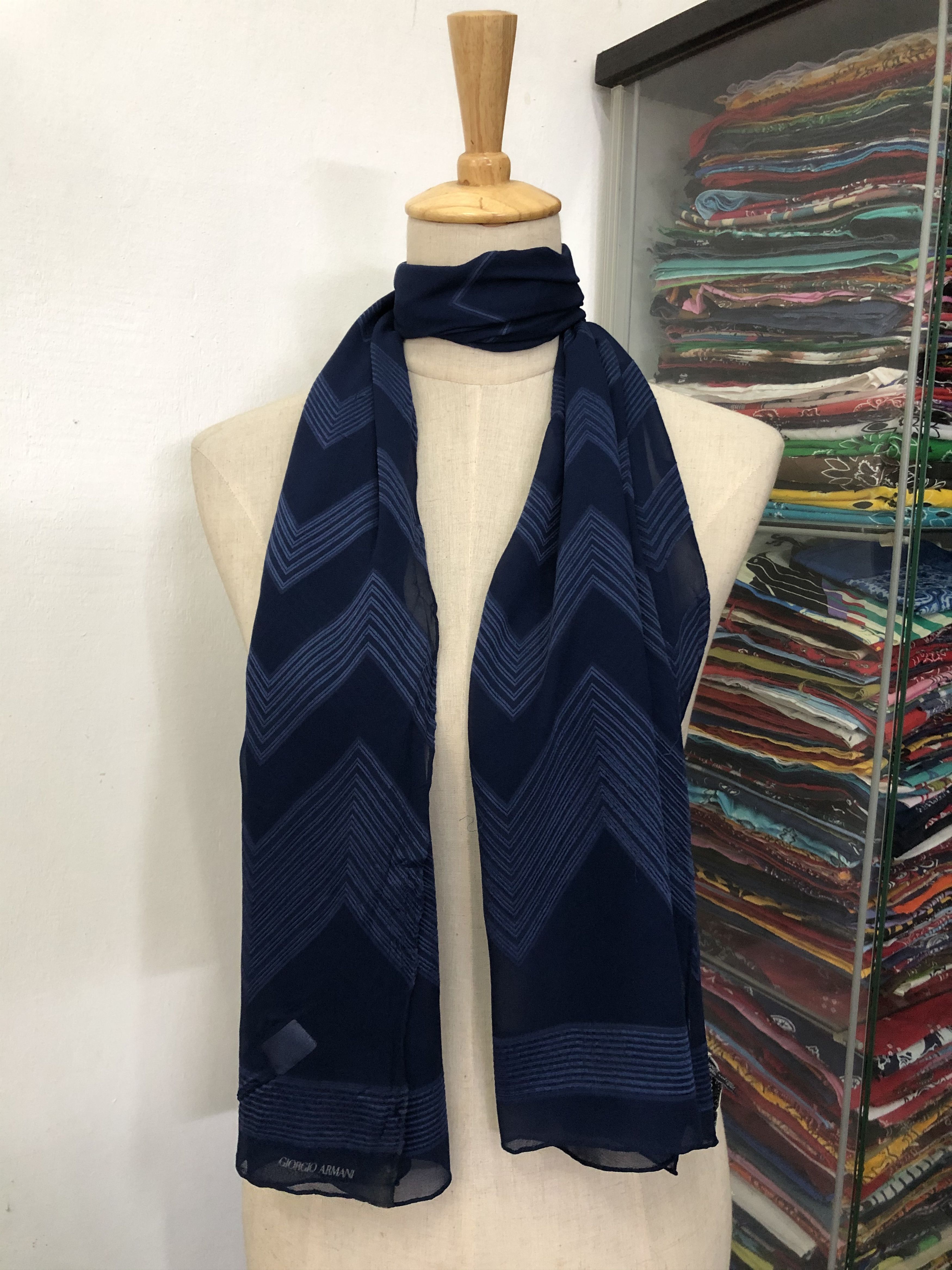 Giorgio Armani × Vintage Vintage Giorgio Armani Silk Scarf Size ONE SIZE - 1 Thumbnail