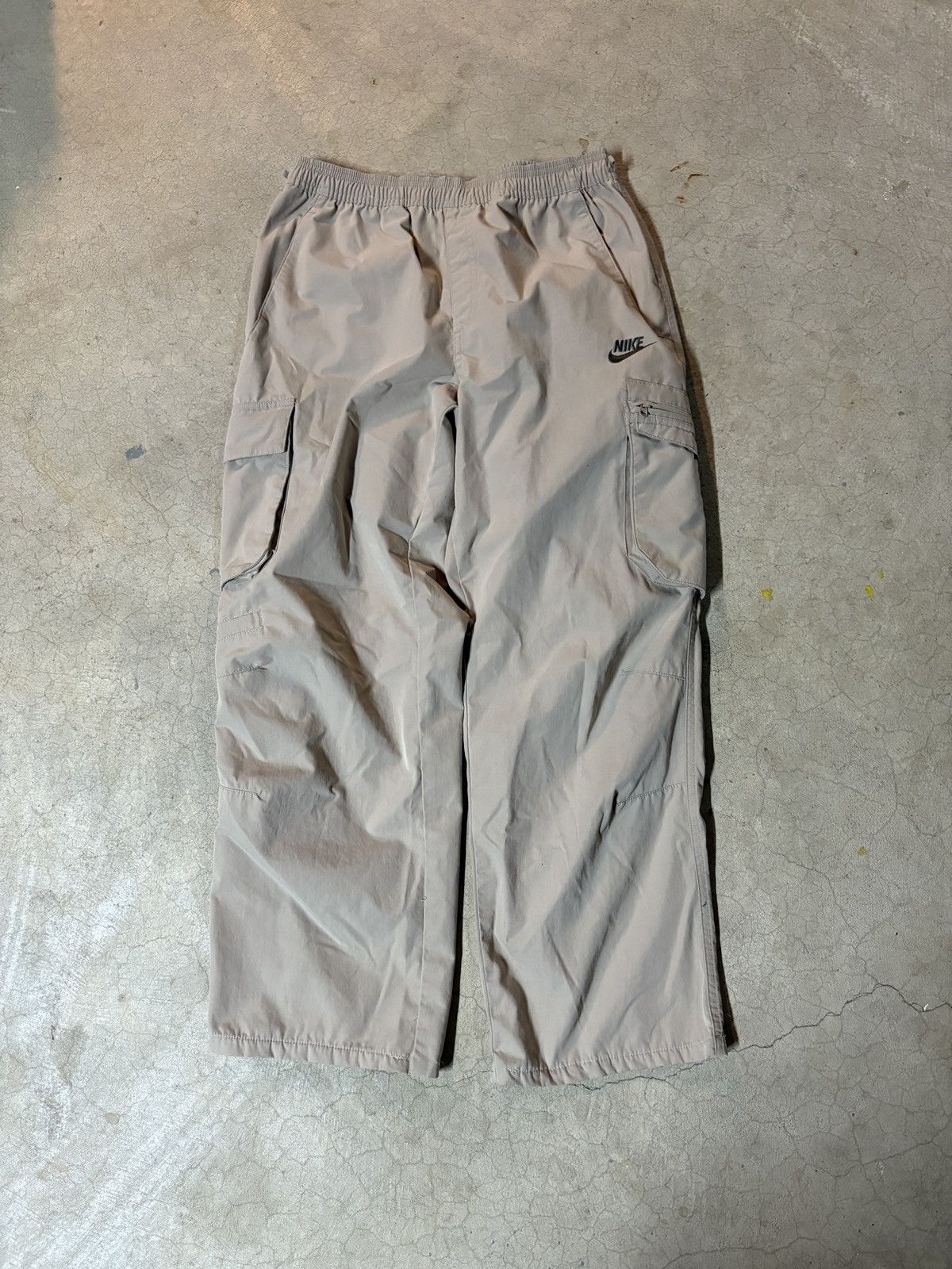 Nike Vintage 00’s Nike Y2K Cargo Pants Tan Size Small Size US 30 / EU 46 - 1 Thumbnail
