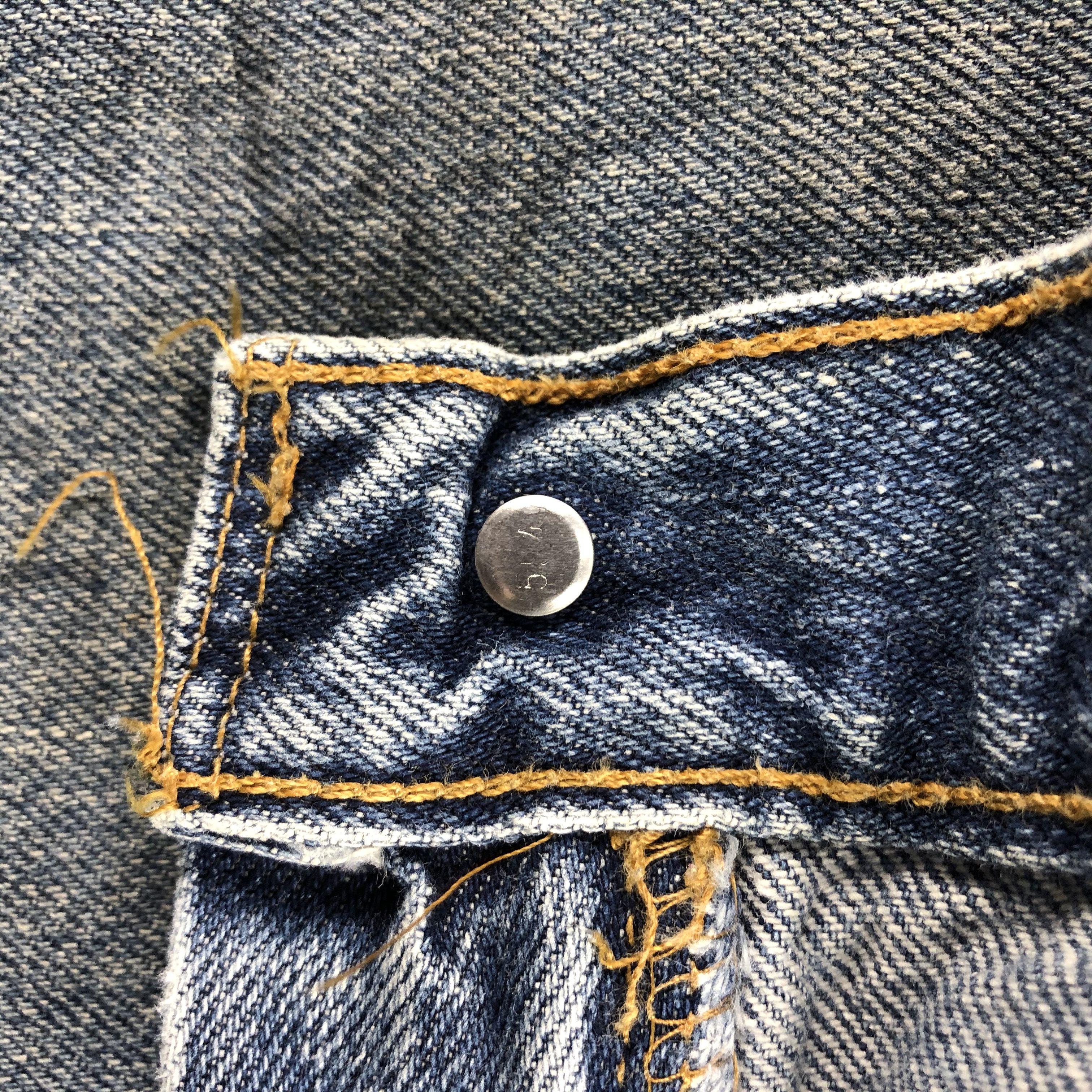 Levi's Vintage Blue Wash Levis 560 Jeans-J2340 Size US 35 - 9 Thumbnail
