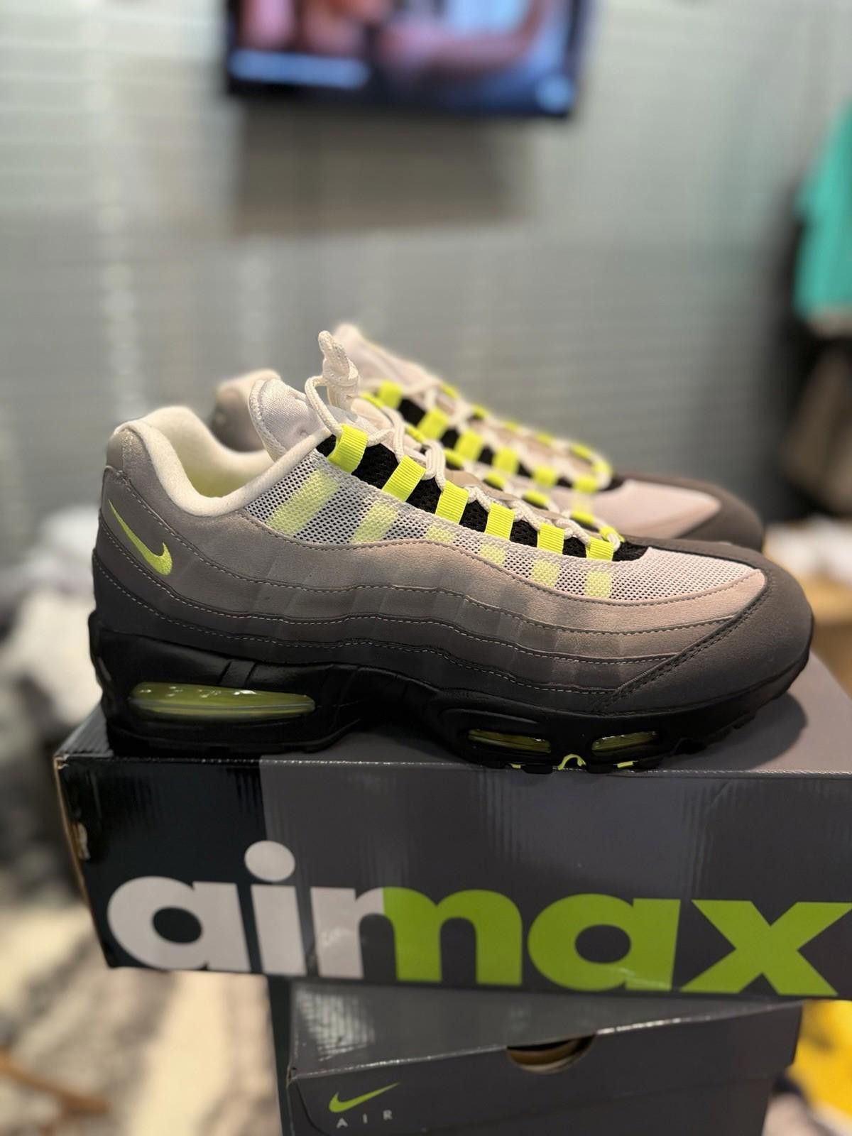 Nike Size 13 - Nike Air Max 95 OG 2025/2026 Neon (HM4740 001) Size US 13 / EU 46 - 3 Thumbnail
