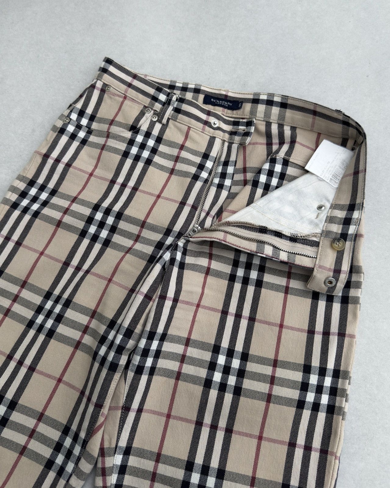 Burberry 2000’s Burberry Nova Check Logo Monogram Flared Jeans Size 28" / US 6 / IT 42 - 8 Thumbnail