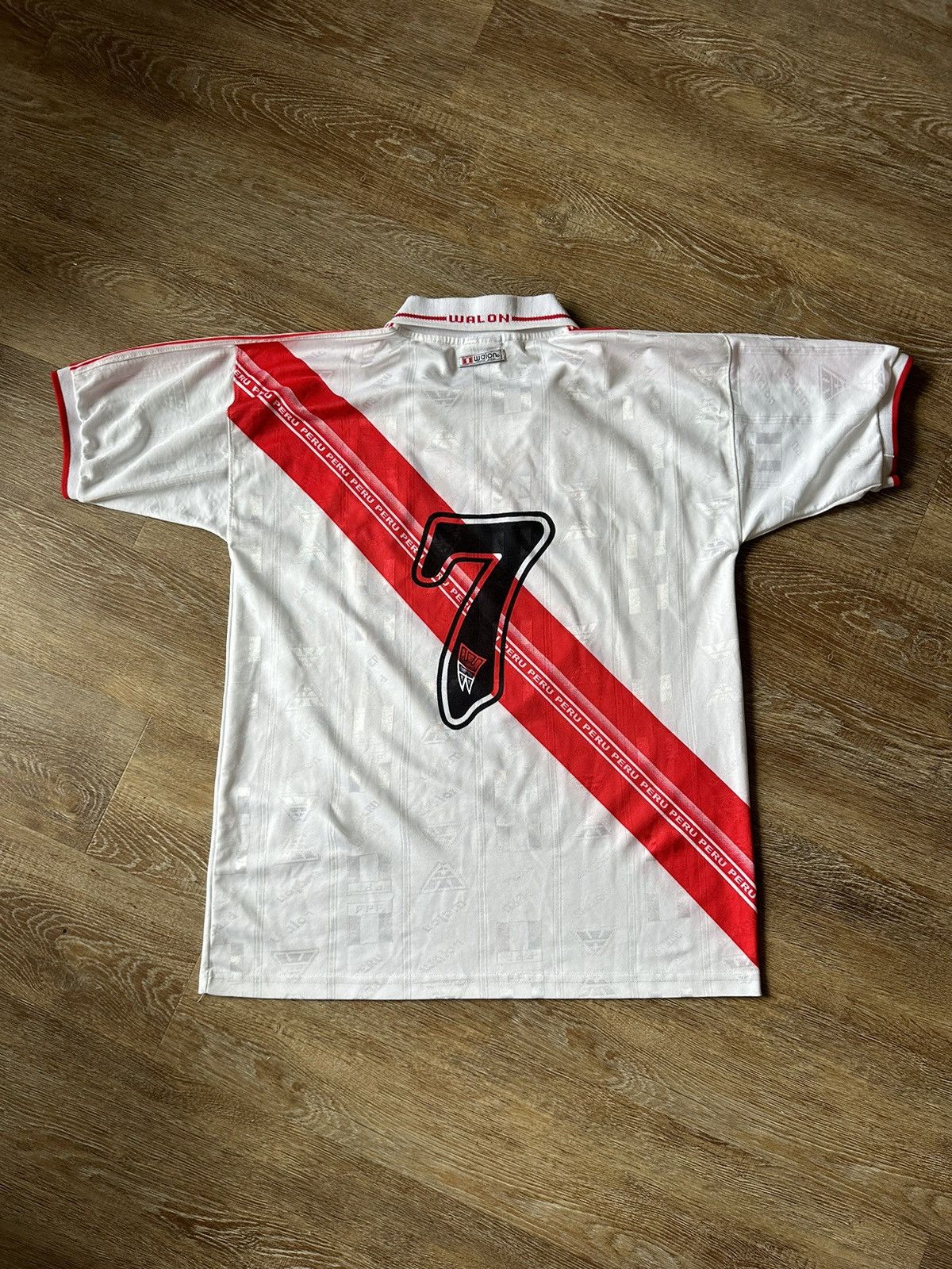 Vintage Vintage 1999/2000 Walon Peru National Team #7 Jersey Size US L / EU 52-54 / 3 - 2 Thumbnail