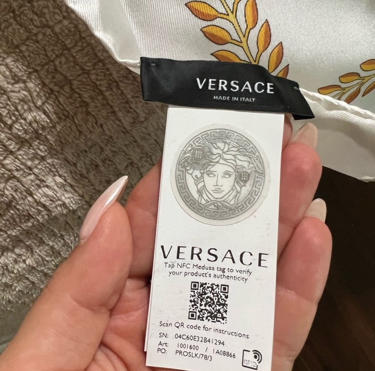 Versace Versace Medusa Scarf Size ONE SIZE - 3 Thumbnail