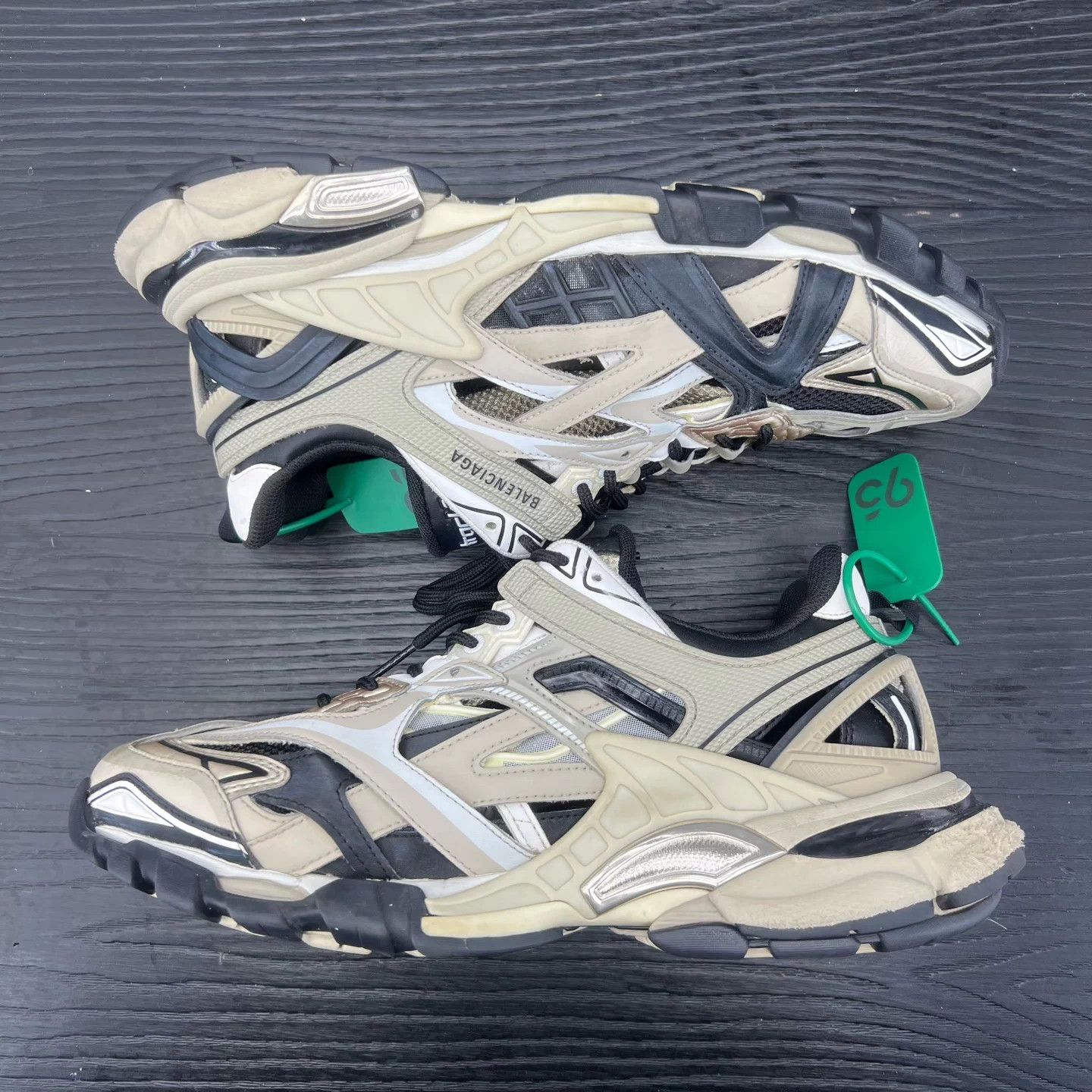 Balenciaga Balenciaga Track 2 Off-White/Black 42 Like New Size US 9 / EU 42 - 2 Thumbnail