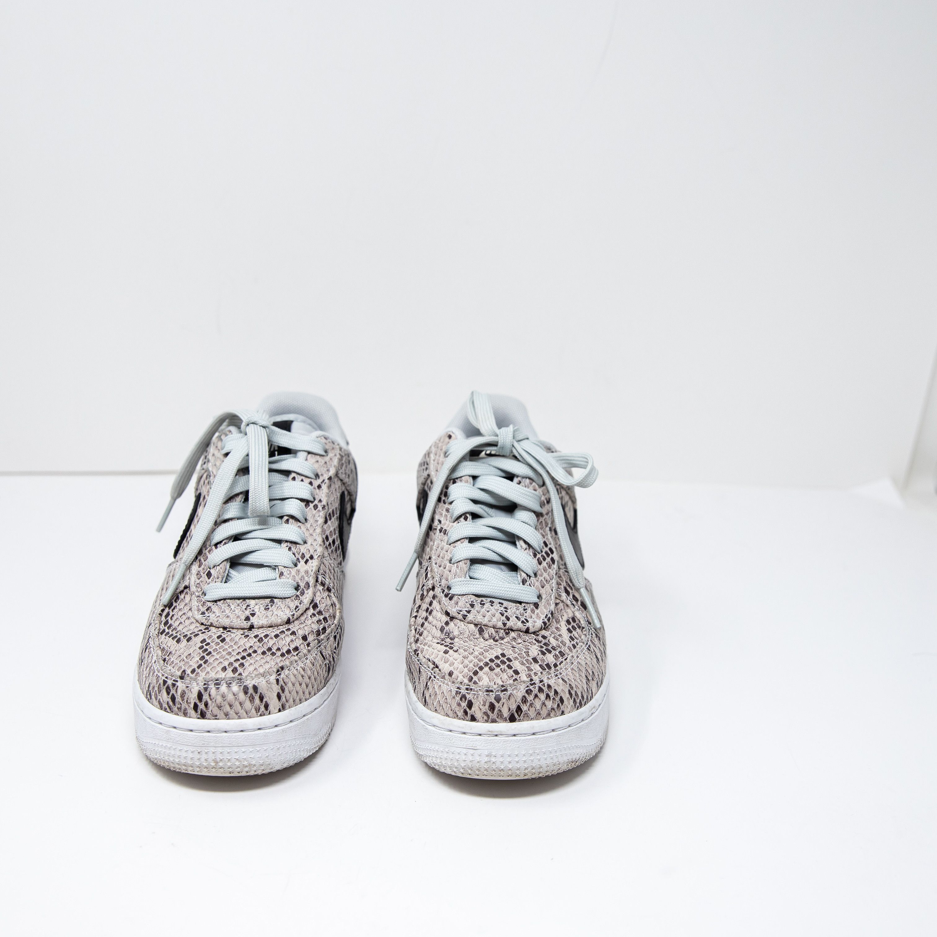 Nike Nike Women's Air Force 1 Low Snakeskin 2019 Size US 5 / IT 35 - 2 Thumbnail