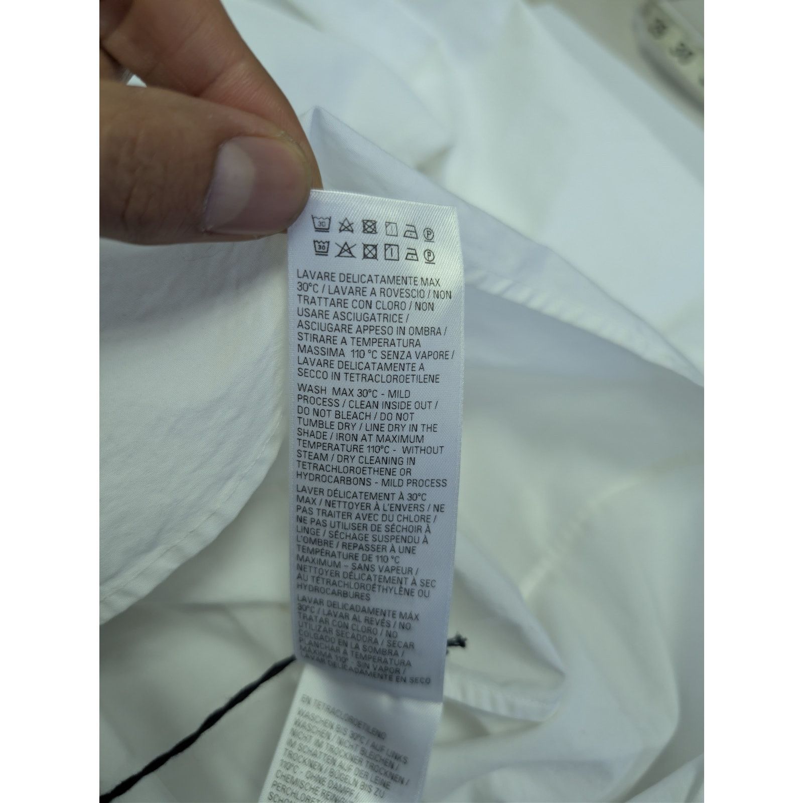 Balenciaga o1rshd1 Long-Sleeve Large Fit Cotton Poplin Shirt in White Size US XXL / EU 58 / 5 - 19 Thumbnail