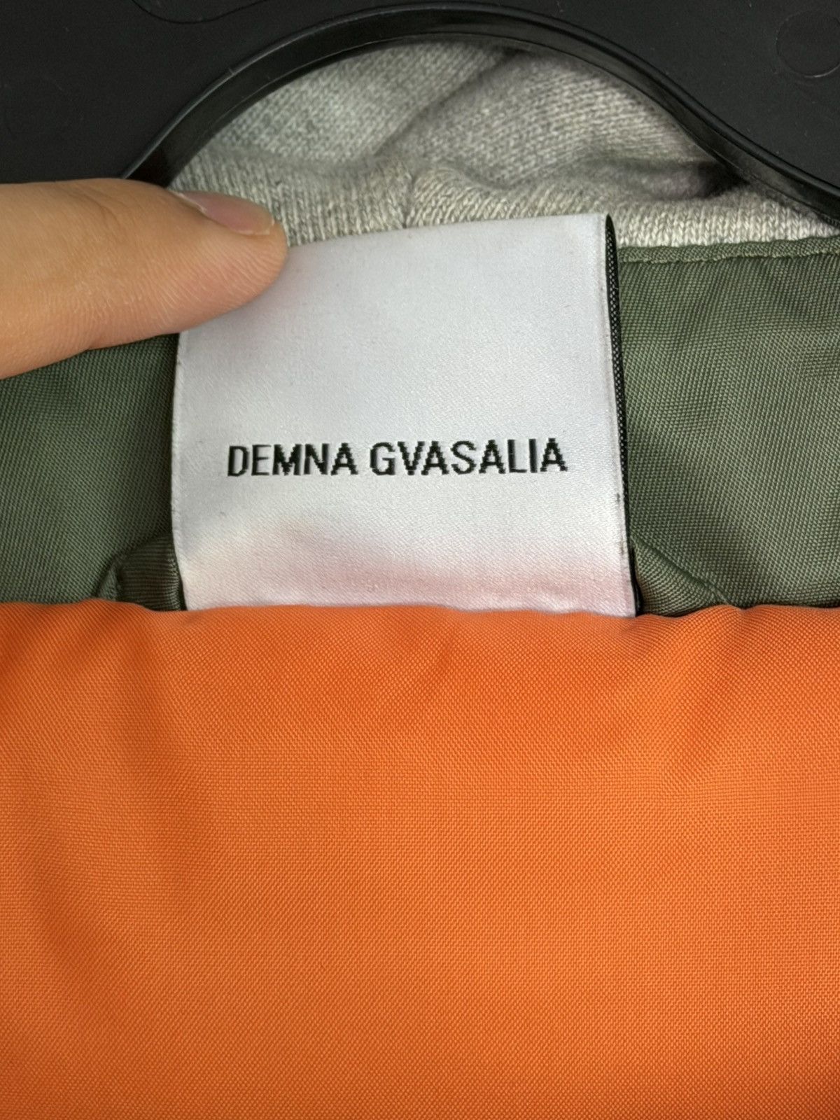 Vetements FW2017 cropped bomber jacket Size US S / EU 44-46 / 1 - 5 Thumbnail