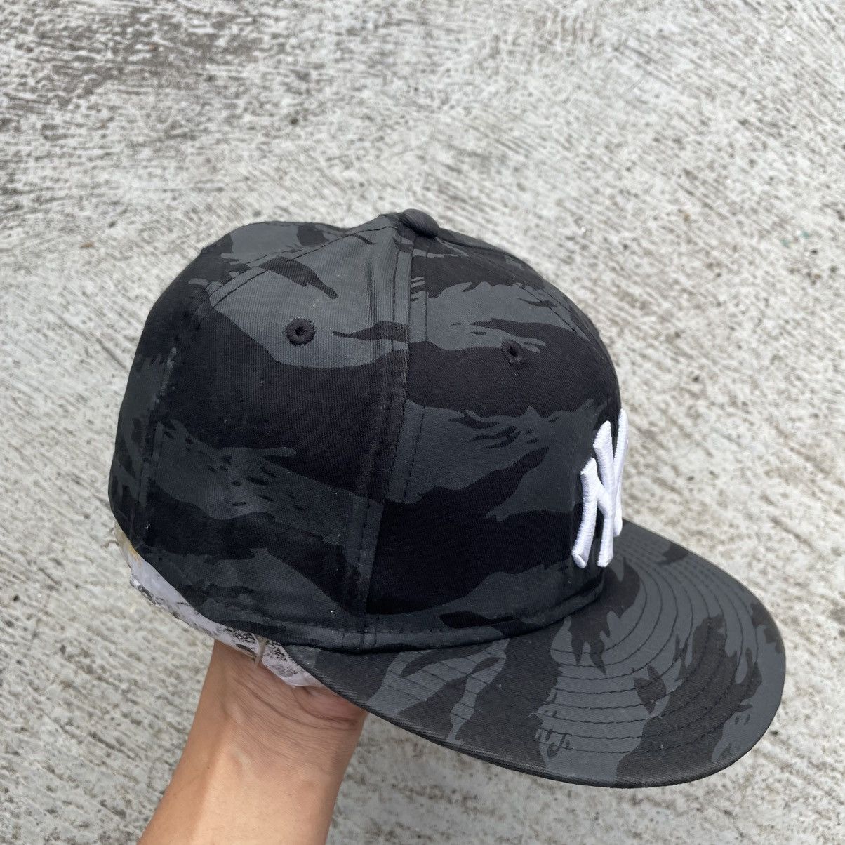 New Era Black in black camo NY fitted cap Size ONE SIZE - 5 Thumbnail