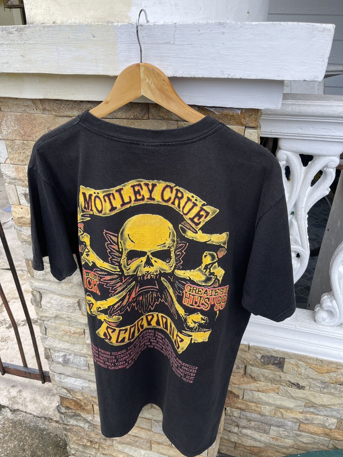 Band Tees Rarest🔥Vtg MOTLEY CRUE x SCORPIONS Greatest Hit’s 99 Size US XL / EU 56 / 4 - 4 Thumbnail