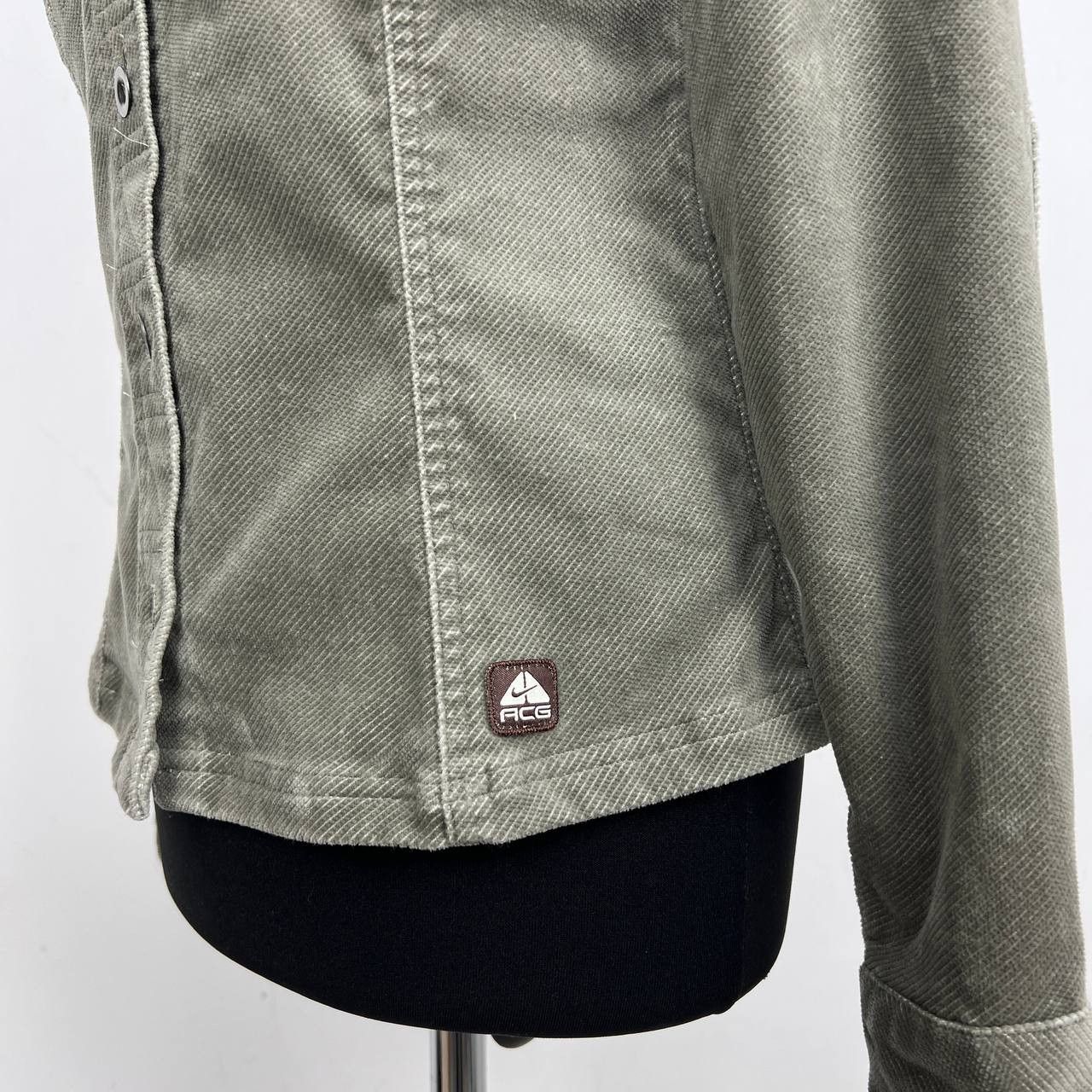Nike ACG Nike ACG Womens Fitted Cord Shirt Jacket Olive Green Vintage Size M / US 6-8 / IT 42-44 - 6 Thumbnail