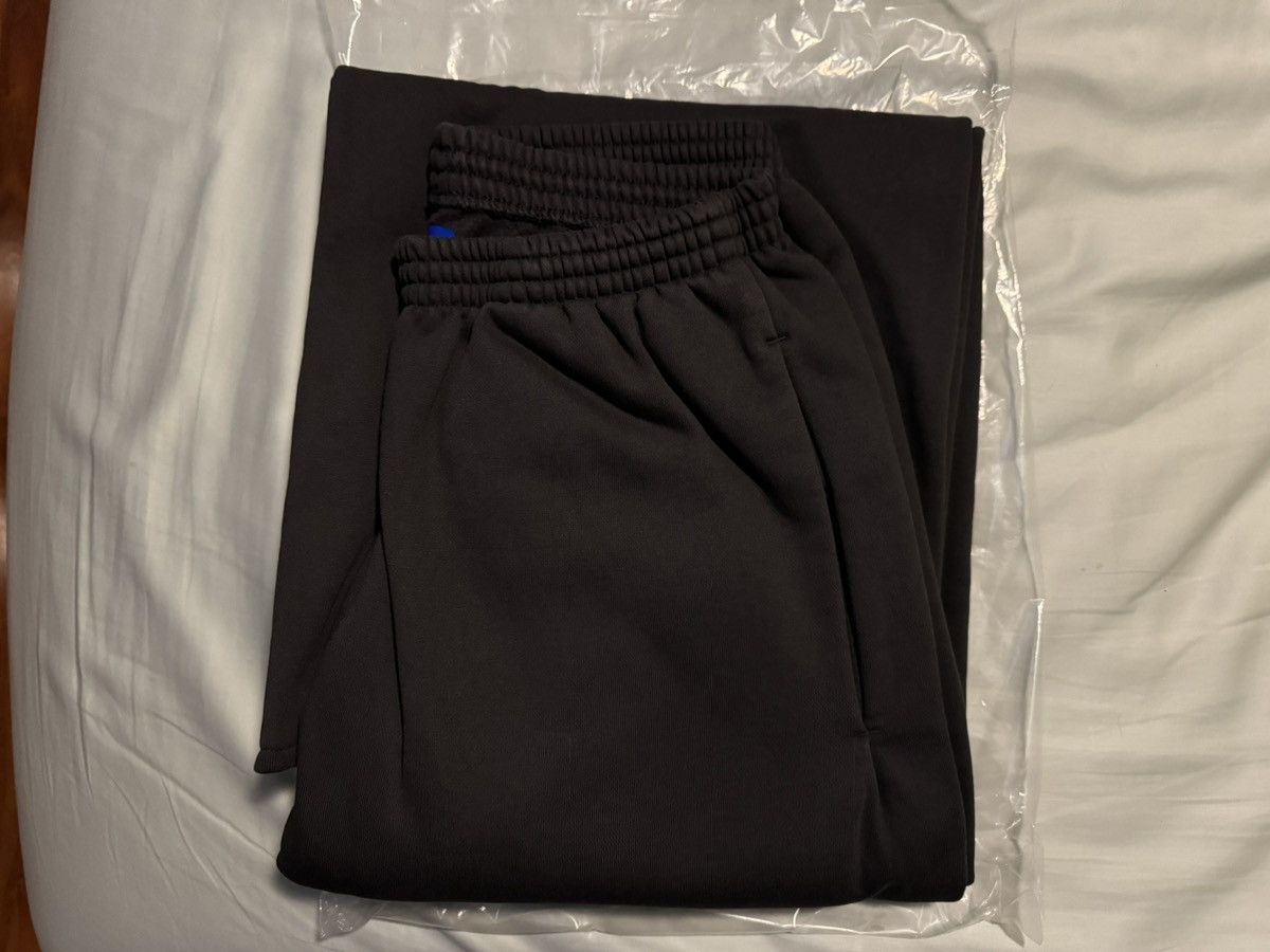 Balenciaga × Gap × Kanye West Yeezy Gap Sweatpants Black Size Small Size US 30 / EU 46 - 1 Thumbnail