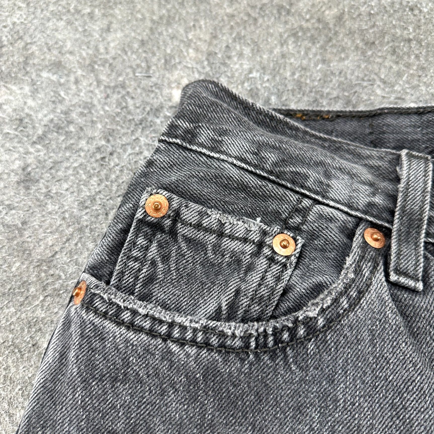 Levi's VINTAGE Levi's 501 Jeans Womens 26x25 Black Straight Regular Dark Wash Button Fly Cotton Jeans Women Size 26" / US 2 / IT 38 - 3 Thumbnail