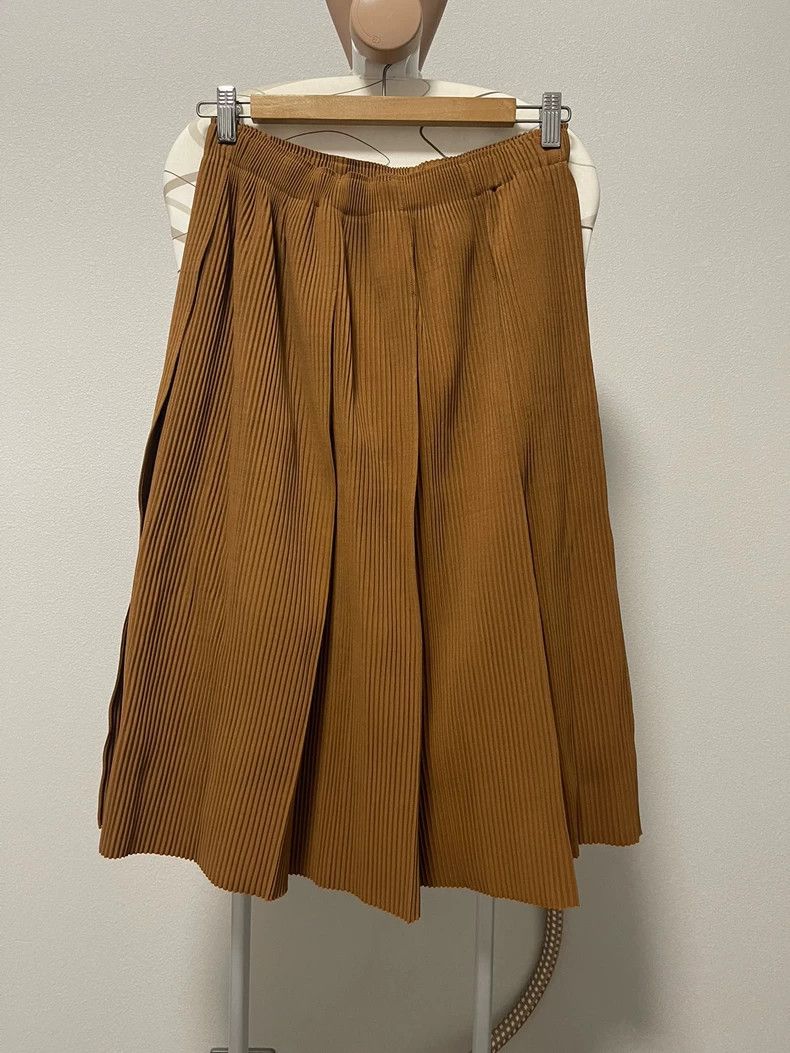 Issey Miyake Issey Miyake size:one size Yellow pleated casual skirt Size 23" - 2 Thumbnail